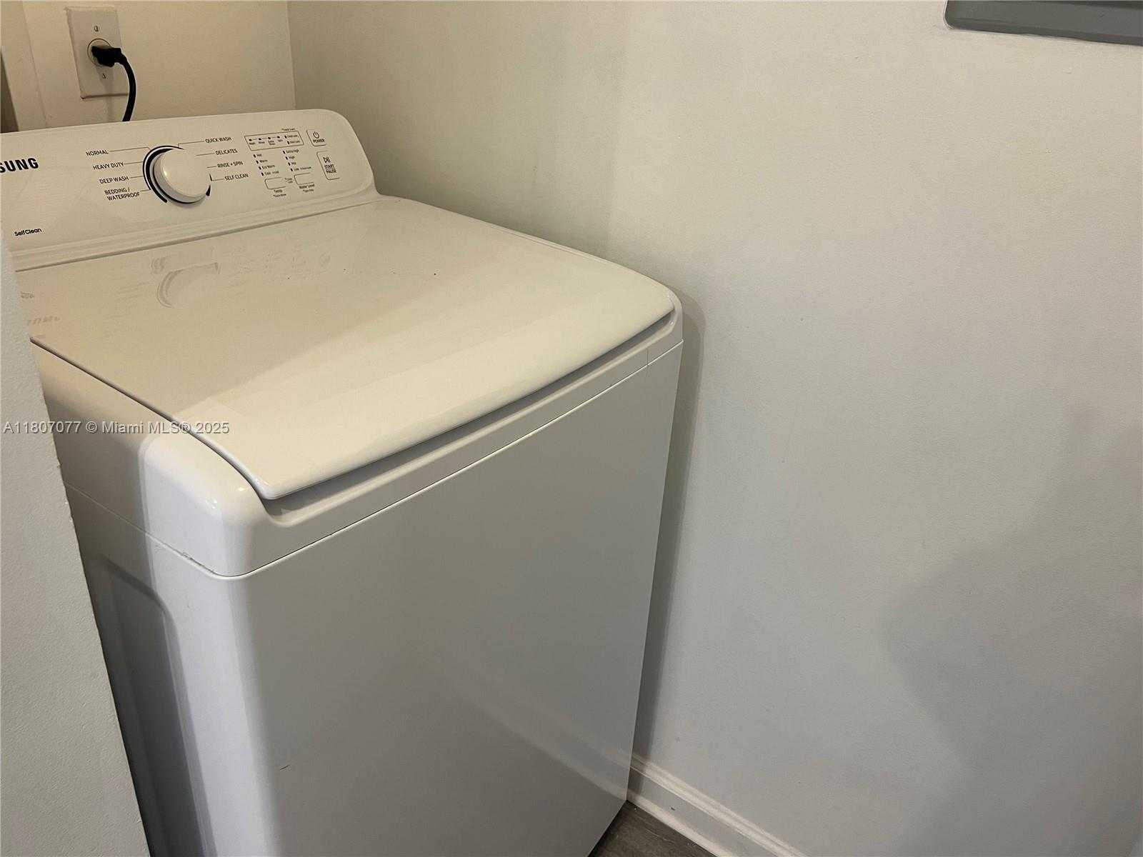 Small Image of 17150 NORTH BAY RD #2814, Sunny Isles Beach Number 61