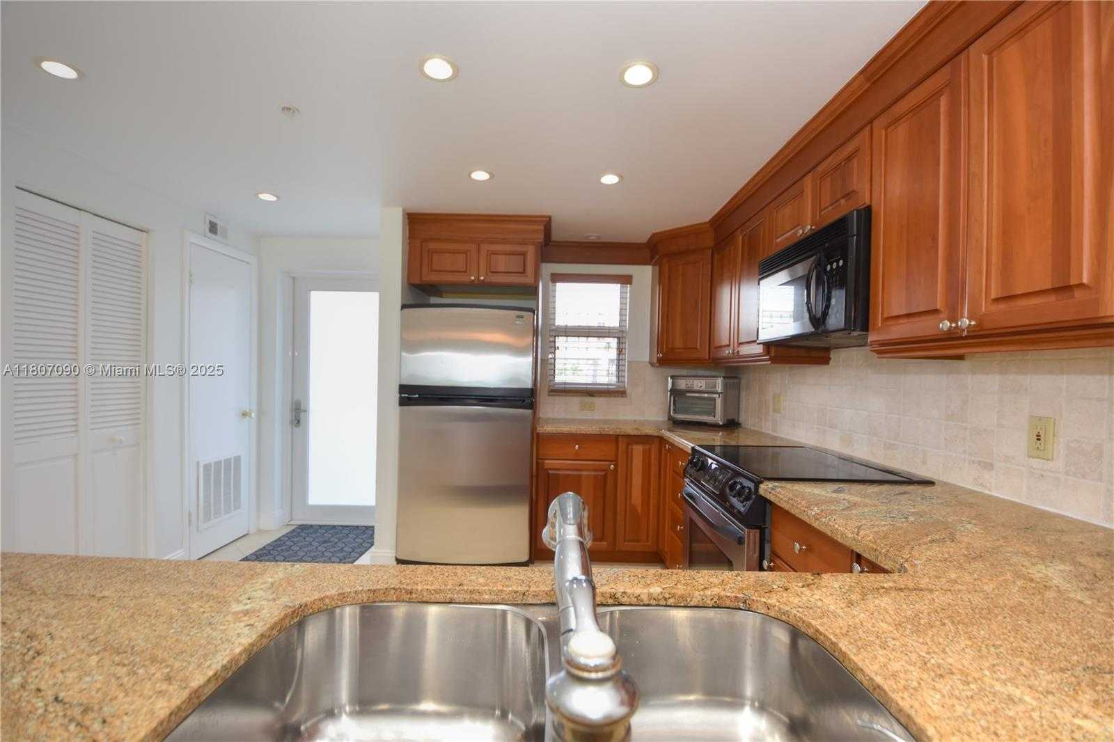 Small Image of 3101 SOUTH OCEAN BLVD #118, Highland Beach Number 5