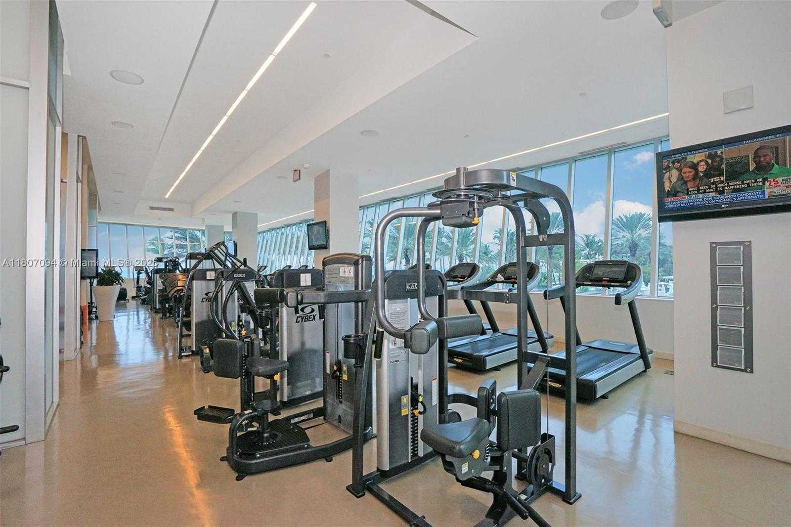 Small Image of 4391 COLLINS AVE #1914, Miami Beach Number 16