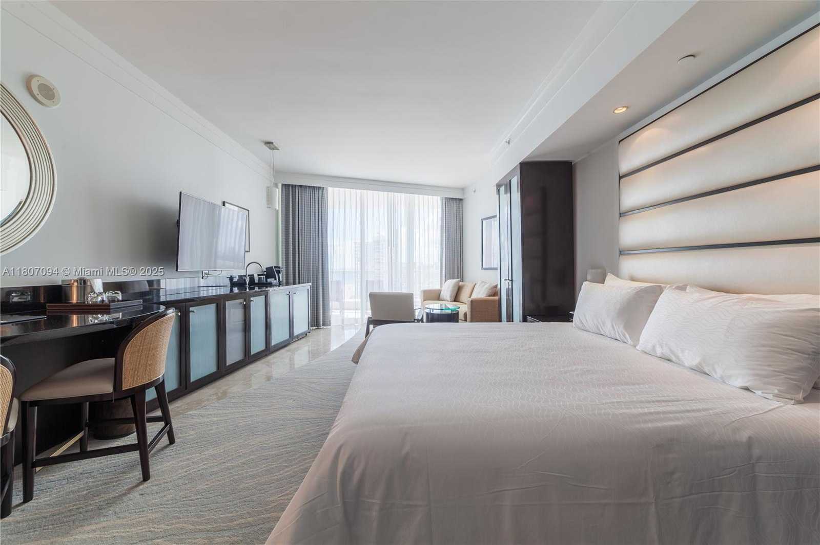 Small Image of 4391 COLLINS AVE #1914, Miami Beach Number 4