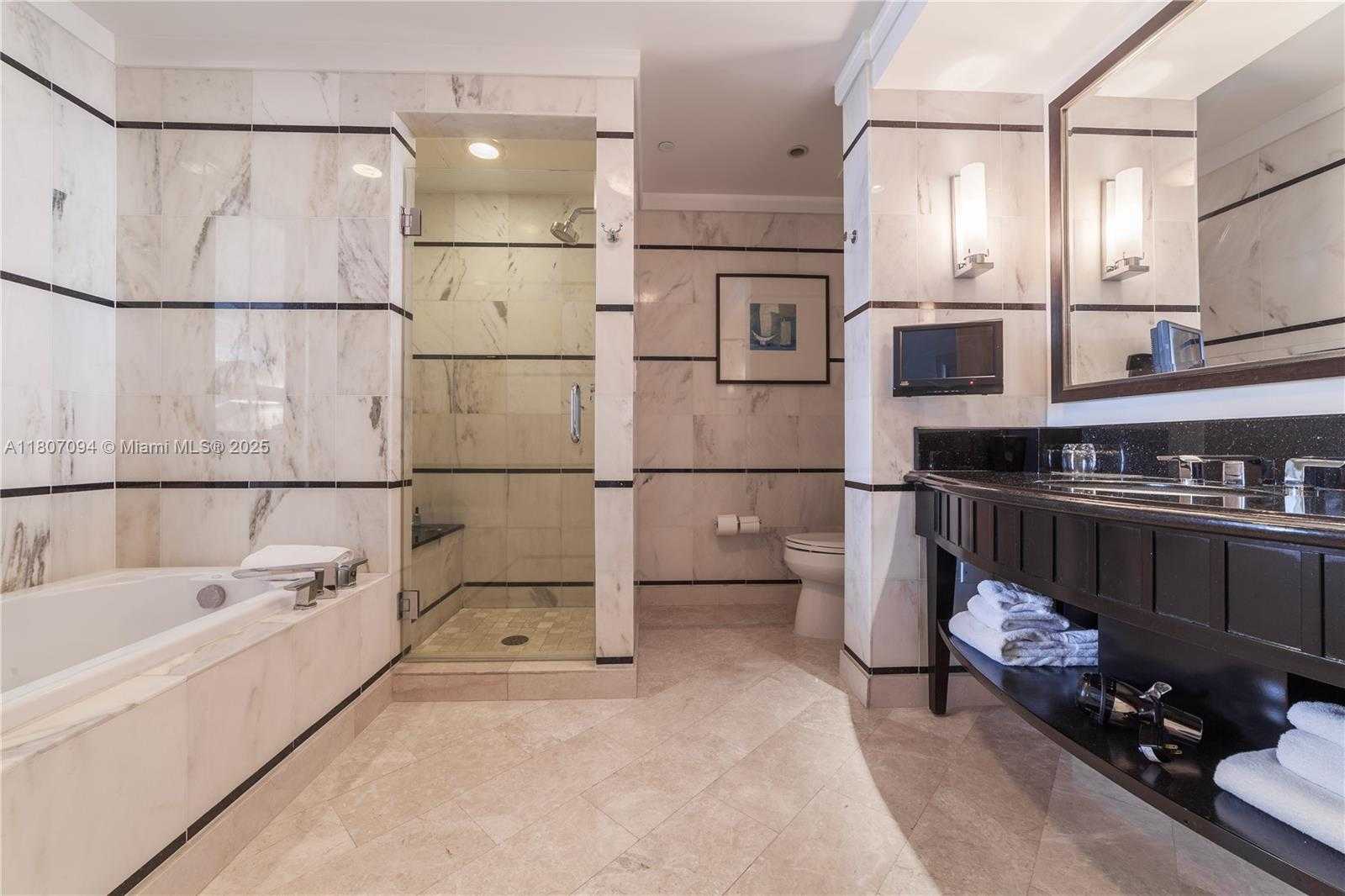 Small Image of 4391 COLLINS AVE #1914, Miami Beach Number 7