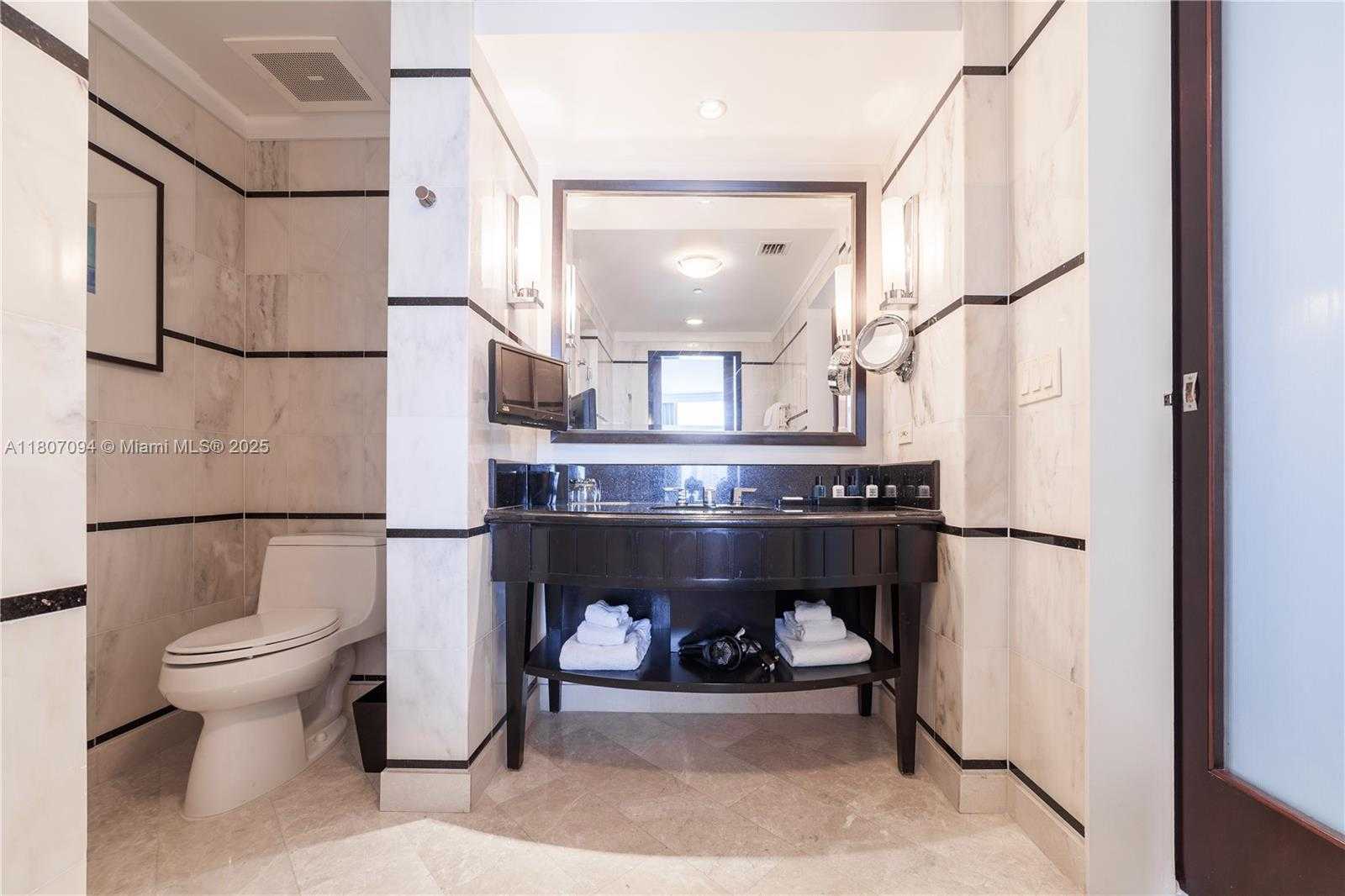 Small Image of 4391 COLLINS AVE #1914, Miami Beach Number 8