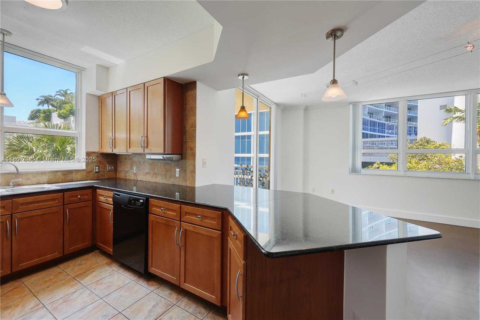 Small Image of 2000 NORTH BAYSHORE DR #228, Miami Number 11
