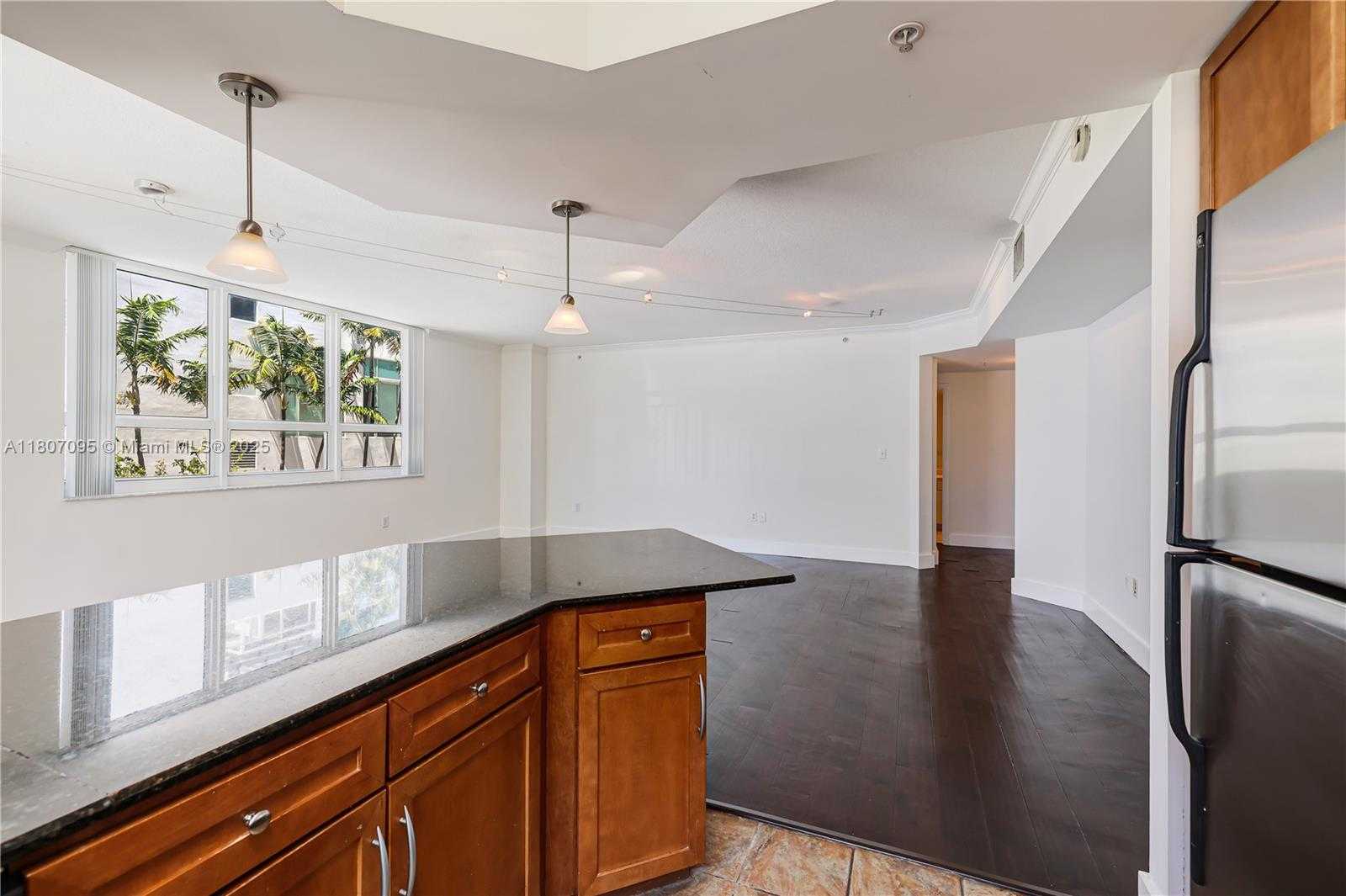 Small Image of 2000 NORTH BAYSHORE DR #228, Miami Number 12