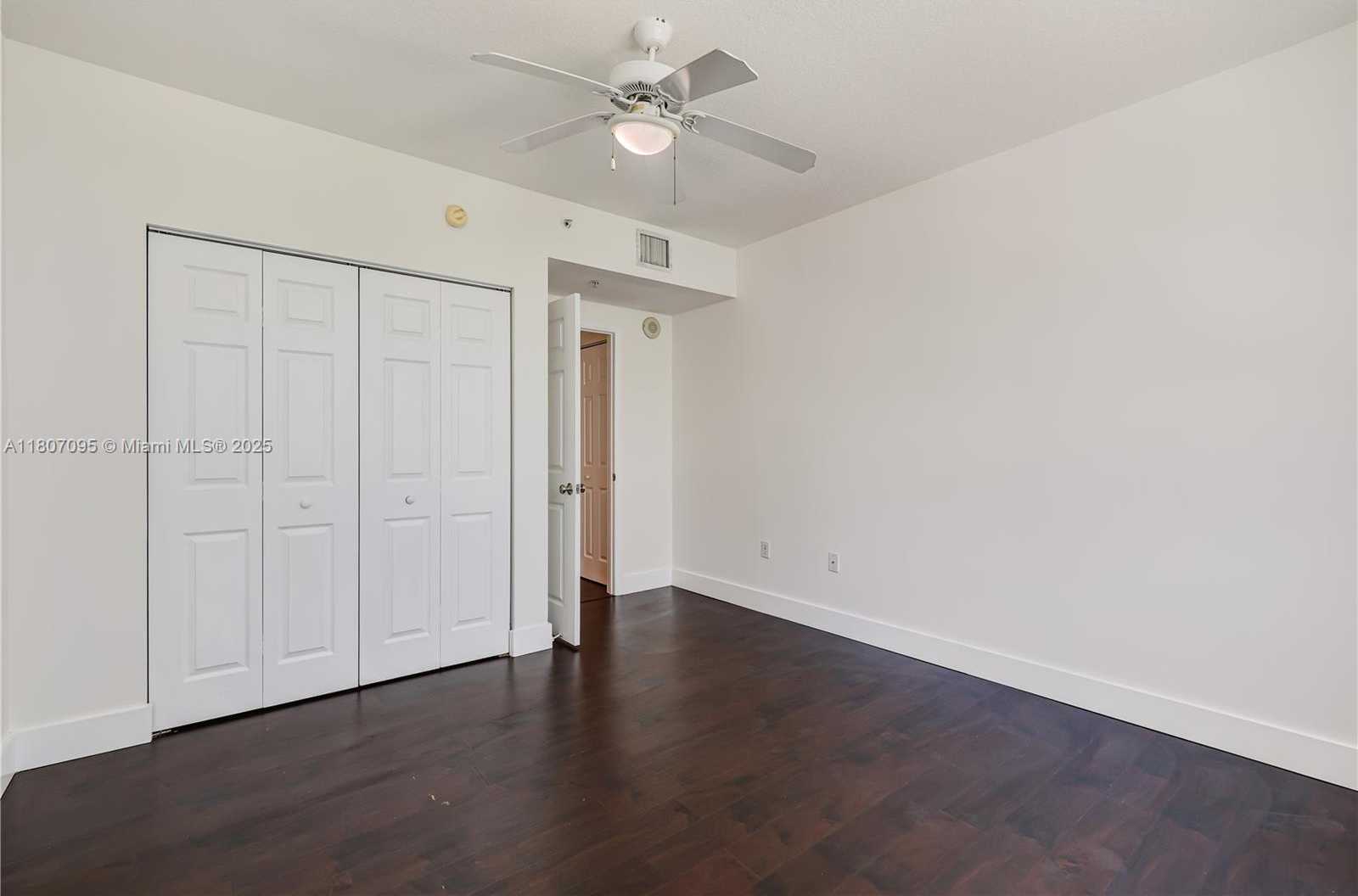 Small Image of 2000 NORTH BAYSHORE DR #228, Miami Number 17