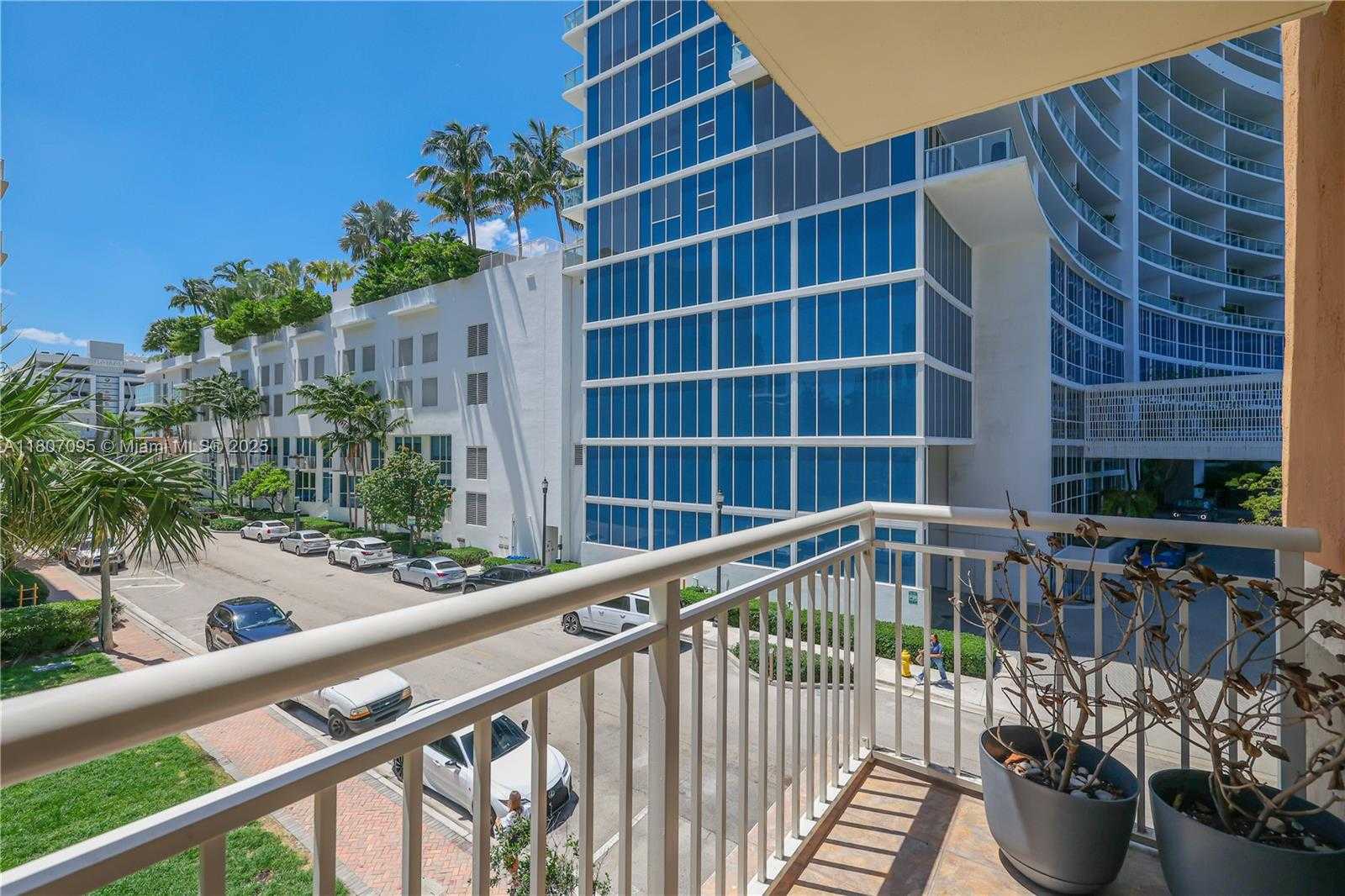 Small Image of 2000 NORTH BAYSHORE DR #228, Miami Number 19