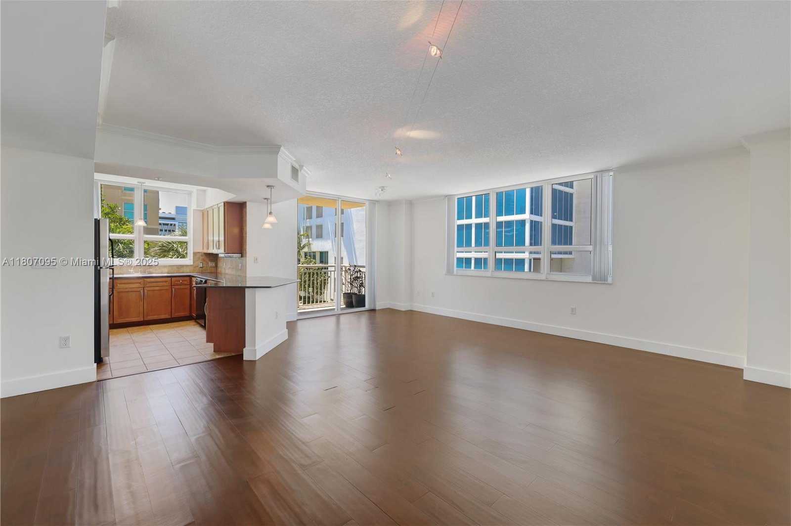 Small Image of 2000 NORTH BAYSHORE DR #228, Miami Number 7