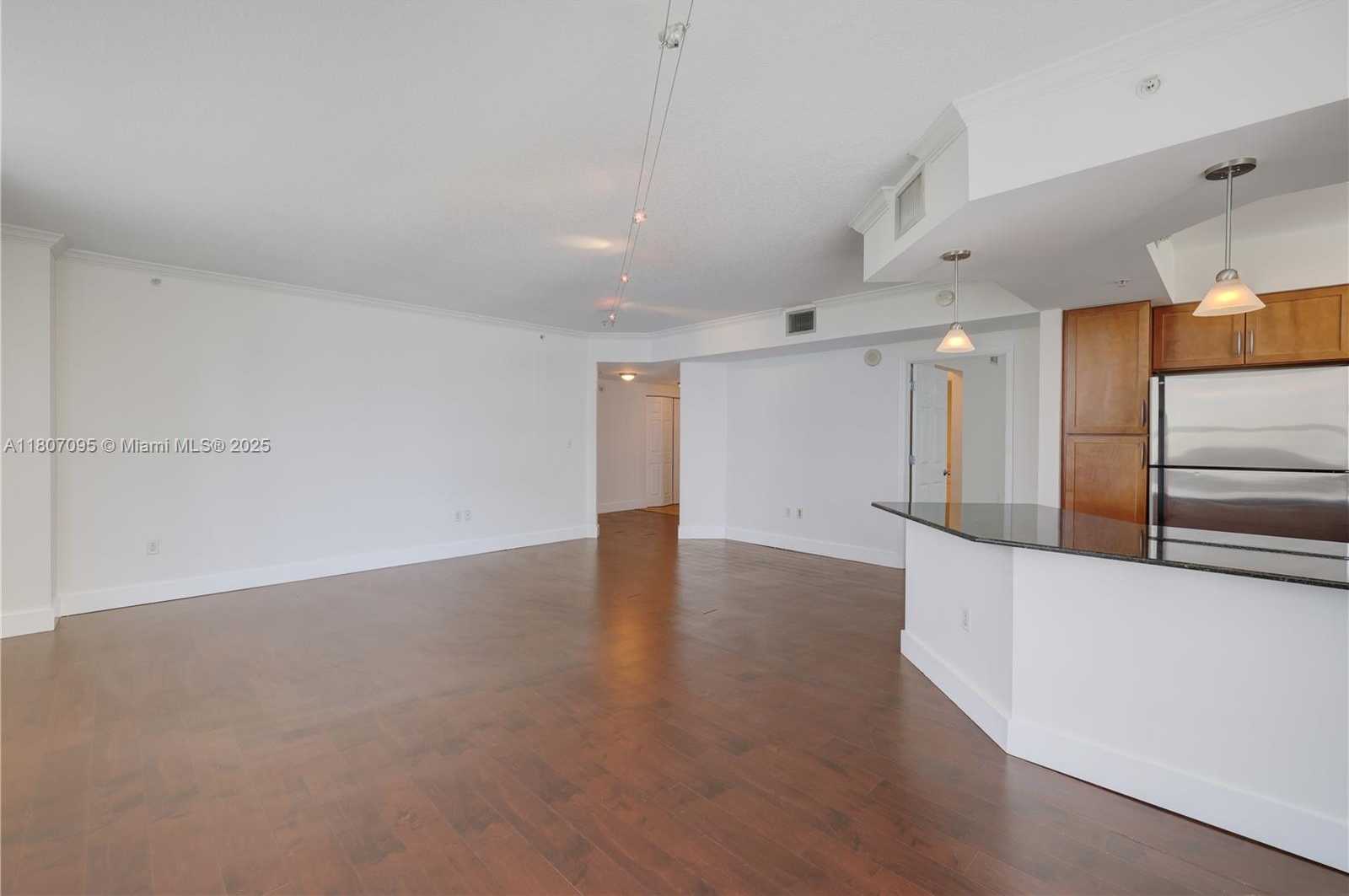 Small Image of 2000 NORTH BAYSHORE DR #228, Miami Number 8