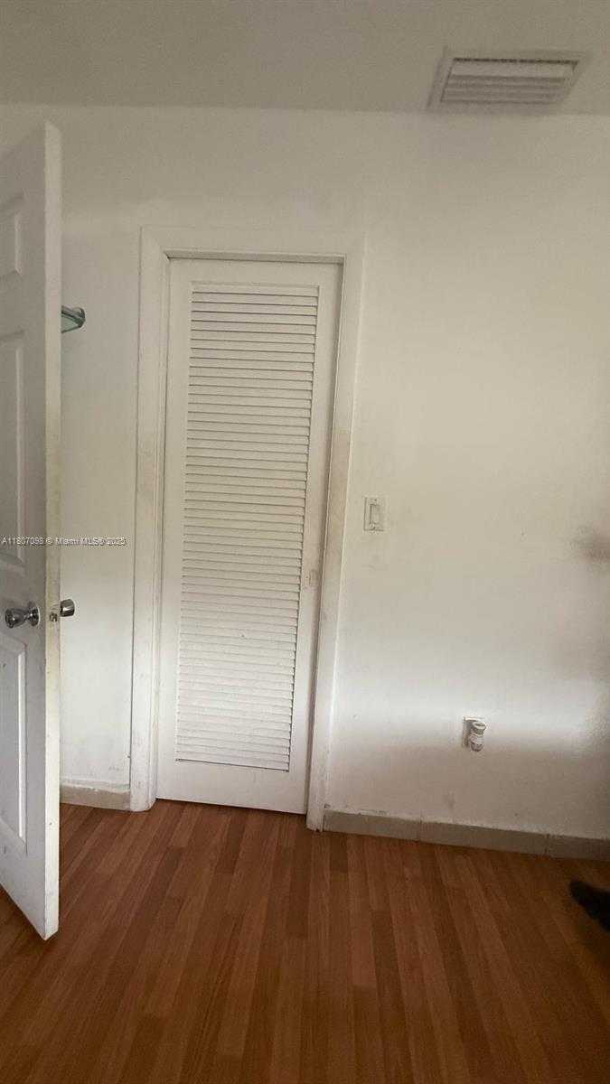 Small Image of 1719 NORTH EAST MIAMI GARDENS DR #230, Miami Number 12