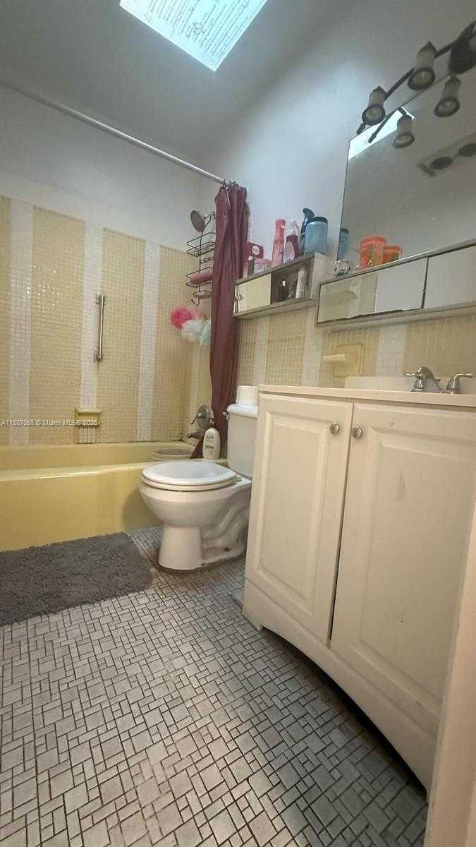 Small Image of 1719 NORTH EAST MIAMI GARDENS DR #230, Miami Number 15