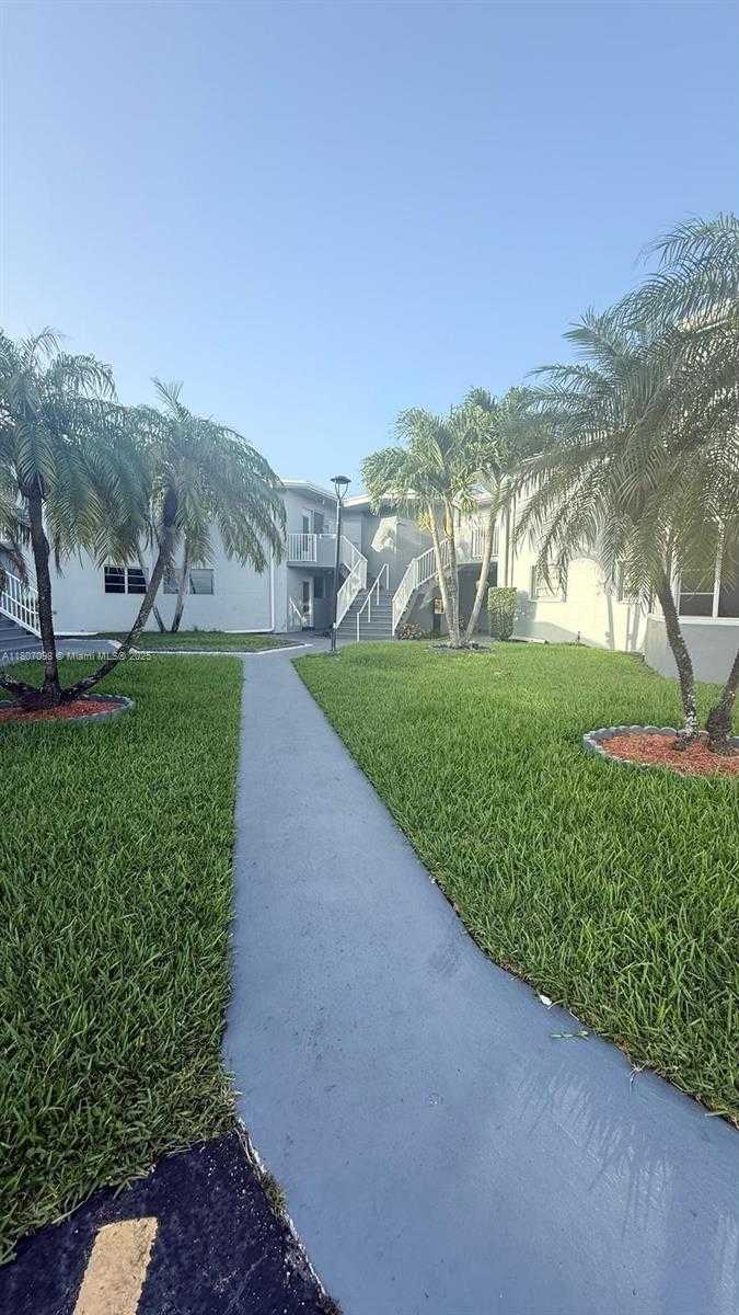 Small Image of 1719 NORTH EAST MIAMI GARDENS DR #230, Miami Number 2