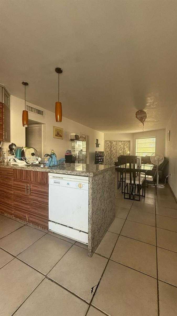 Small Image of 1719 NORTH EAST MIAMI GARDENS DR #230, Miami Number 4
