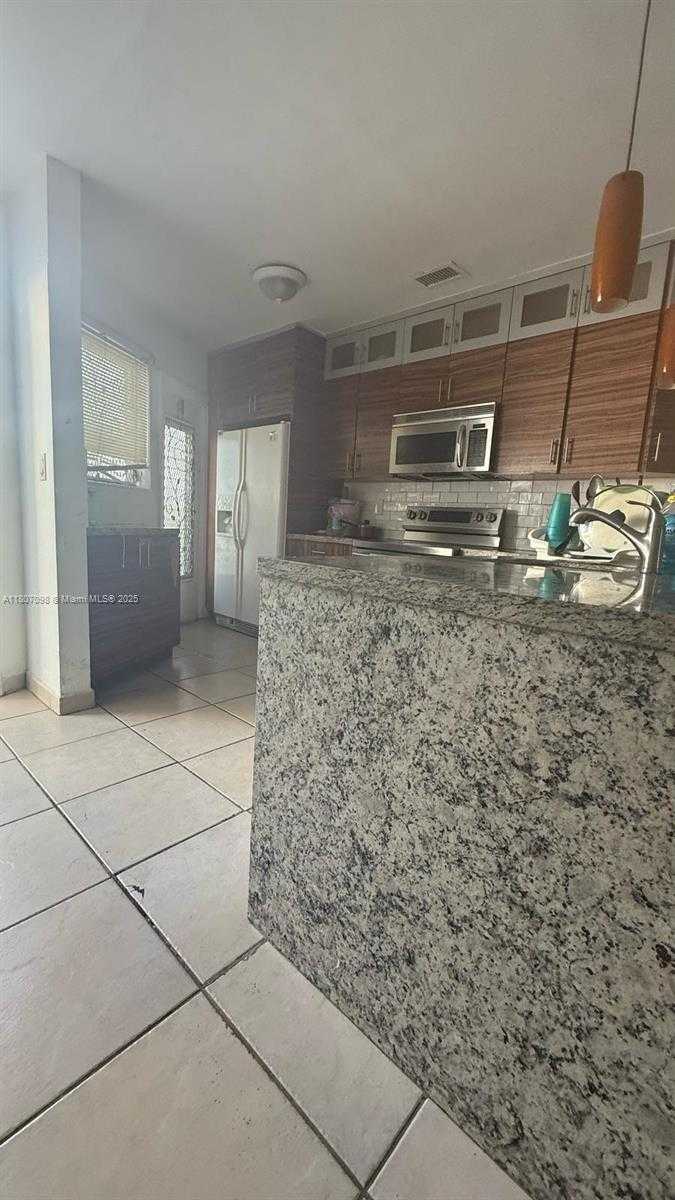 Small Image of 1719 NORTH EAST MIAMI GARDENS DR #230, Miami Number 5