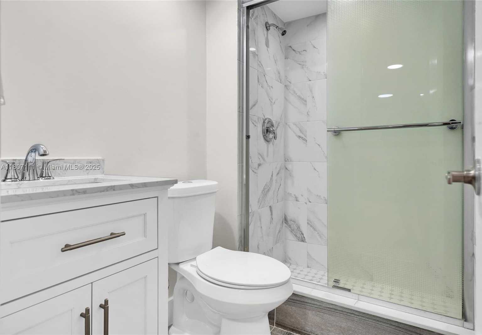 Small Image of 100 ASHBURY RD #103, Hollywood Number 17