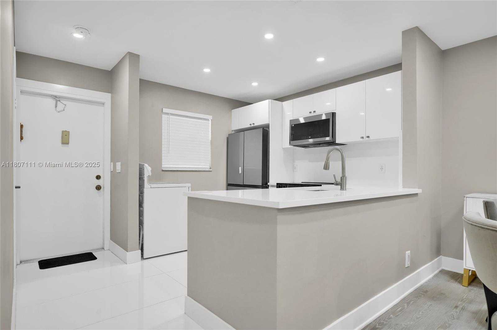 Small Image of 100 ASHBURY RD #103, Hollywood Number 4