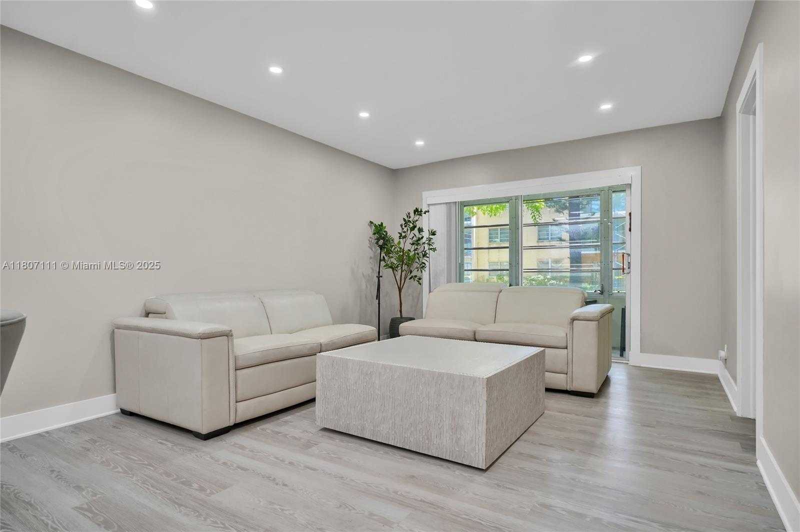 Small Image of 100 ASHBURY RD #103, Hollywood Number 7