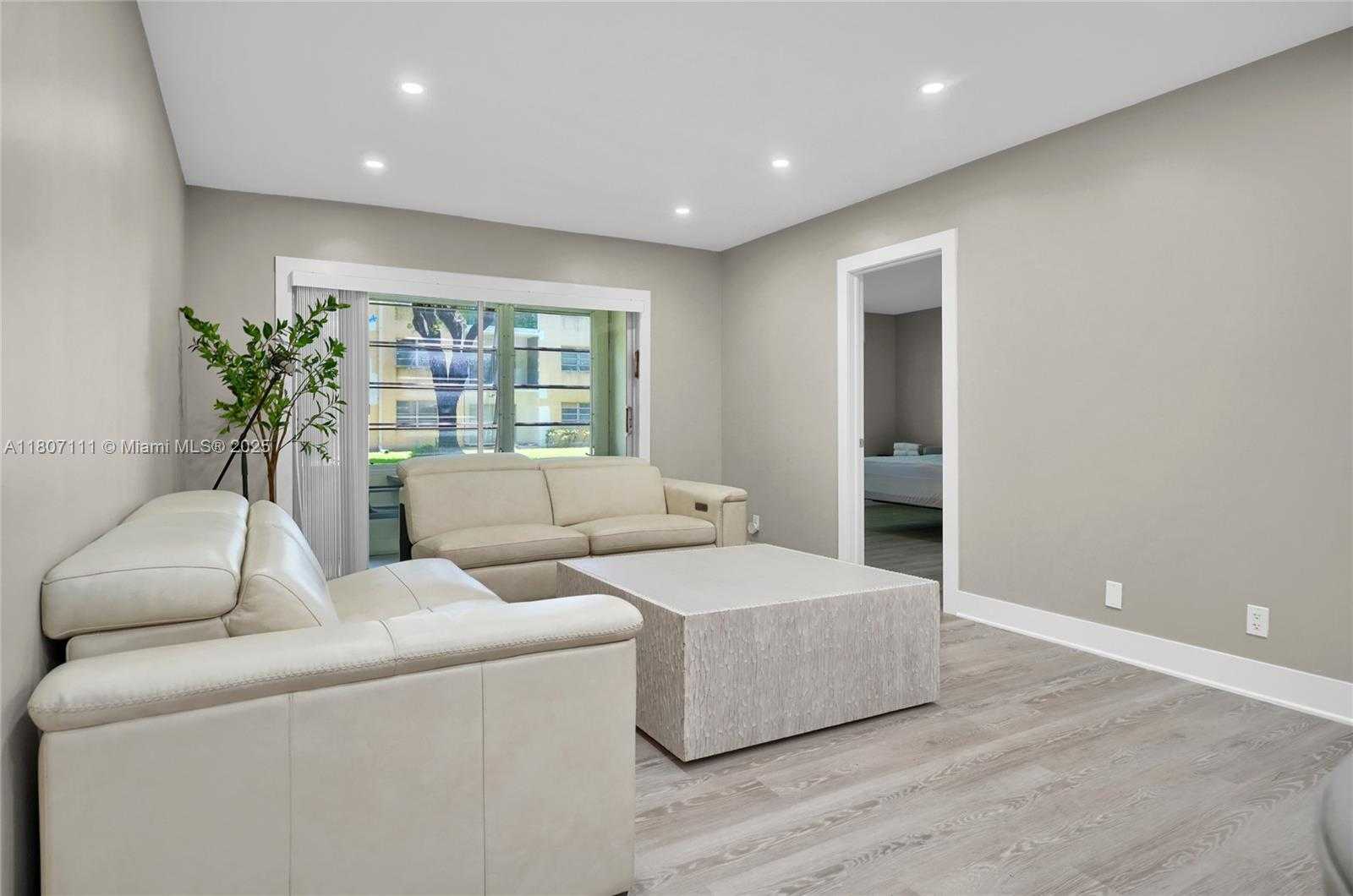Small Image of 100 ASHBURY RD #103, Hollywood Number 8
