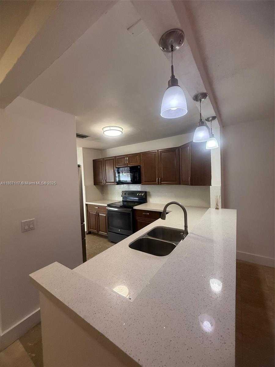 Small Image of 10109 NORTH WEST 52ND TER, Doral Number 8