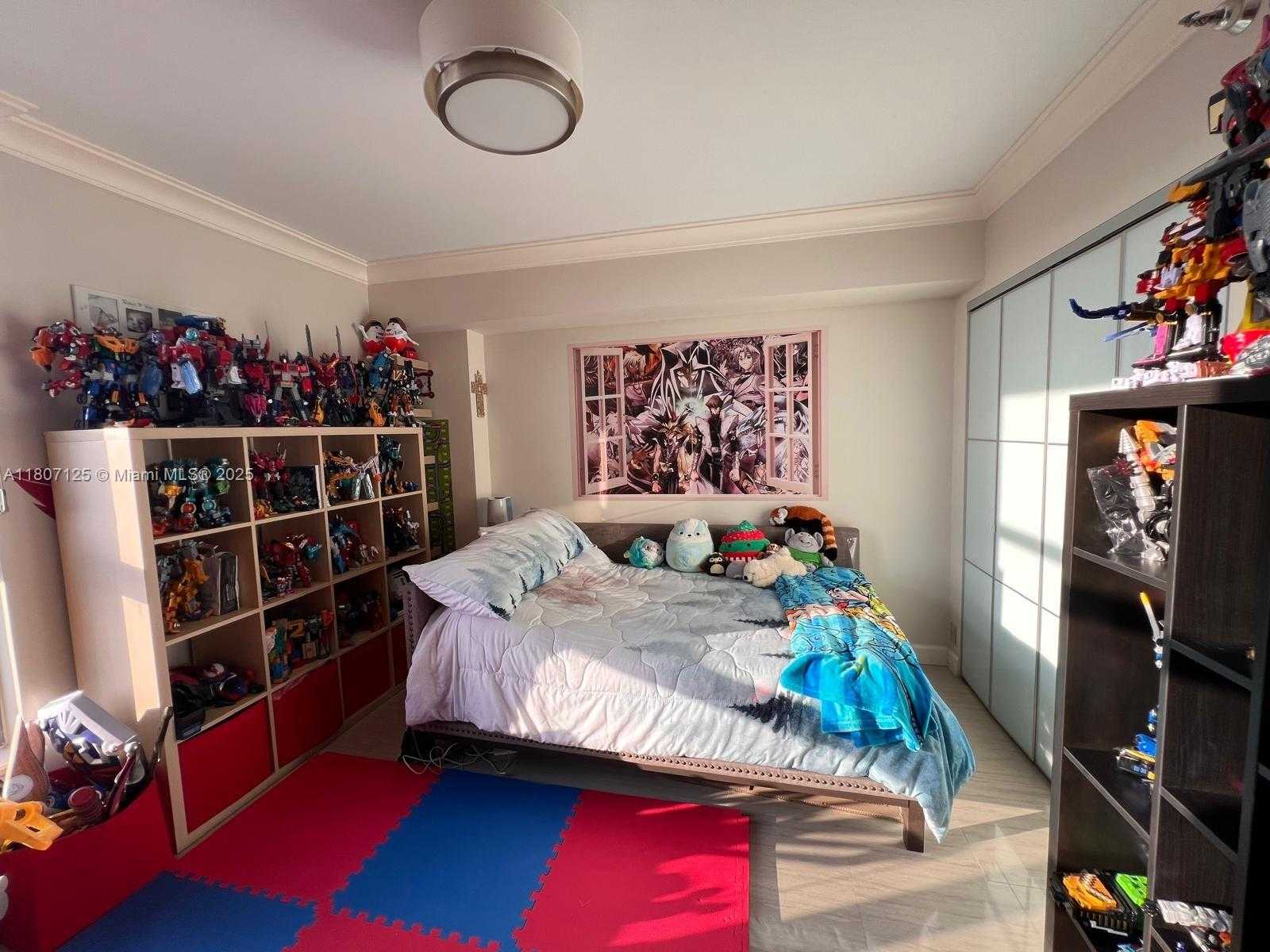 Small Image of 3530 #1605, Aventura Number 11