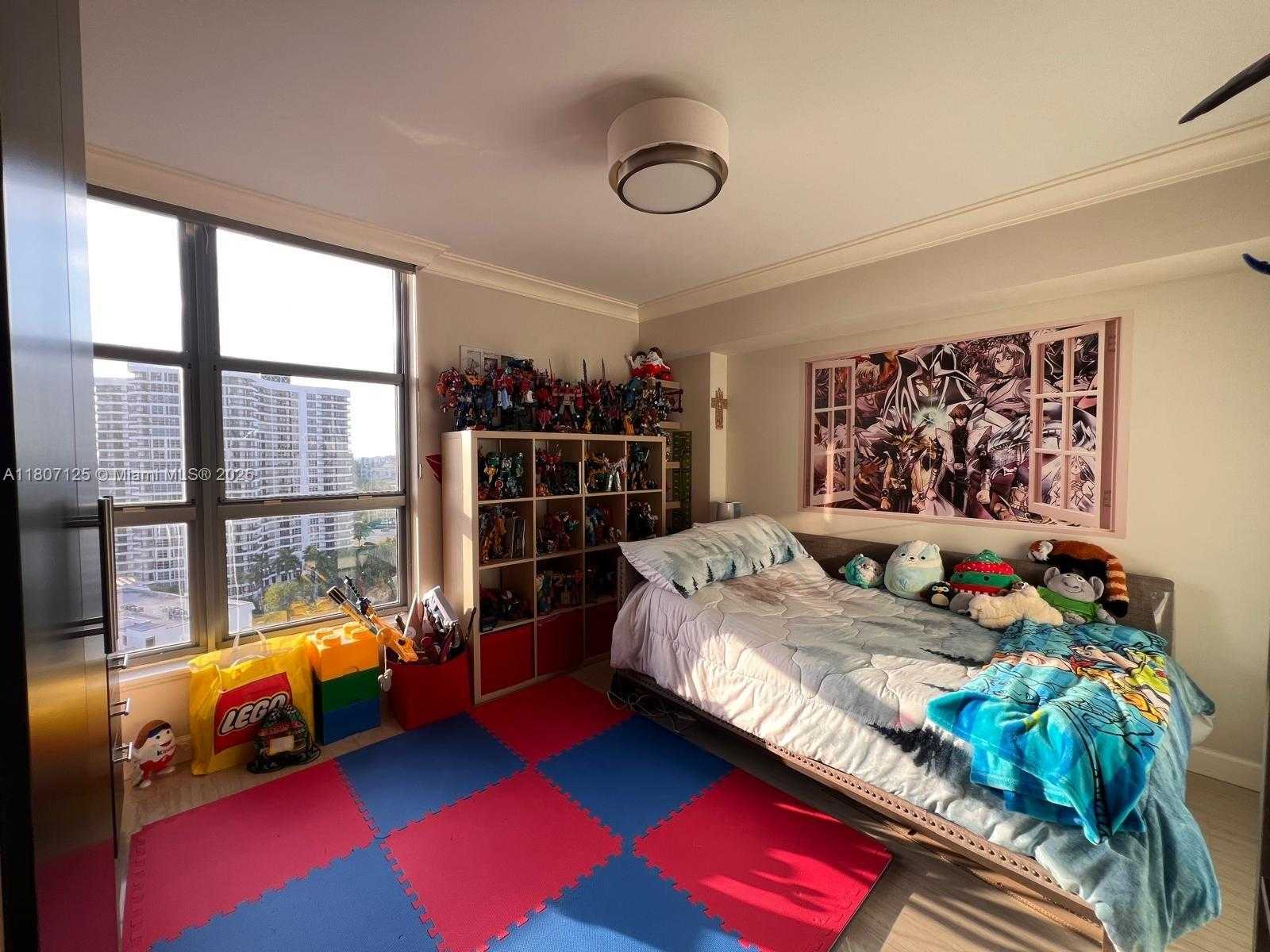 Small Image of 3530 #1605, Aventura Number 12