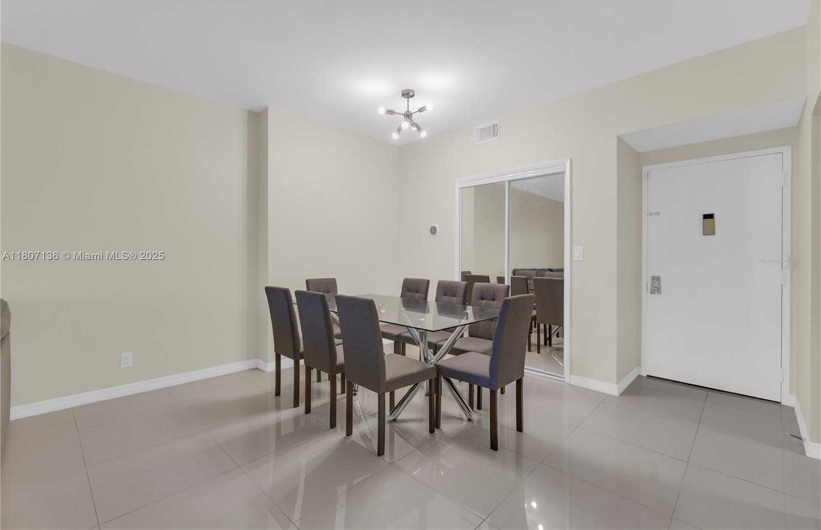 Small Image of 4400 HILLCREST DR #107A, Hollywood Number 10