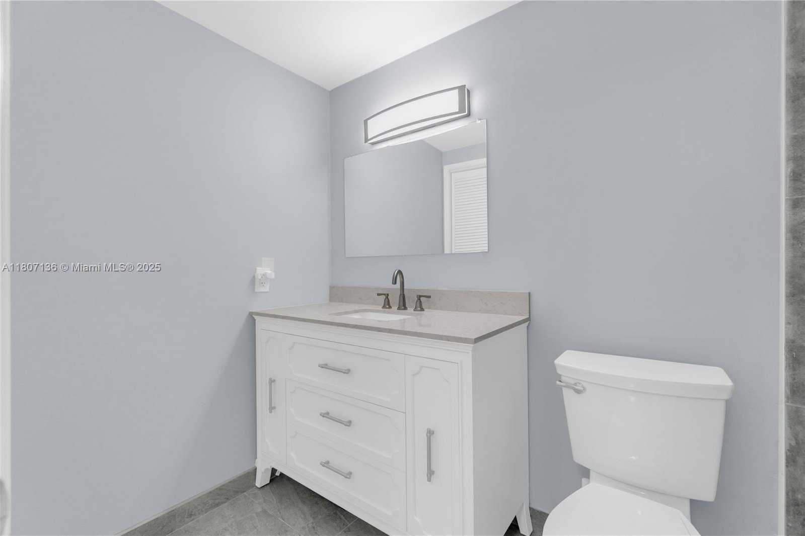 Small Image of 4400 HILLCREST DR #107A, Hollywood Number 23