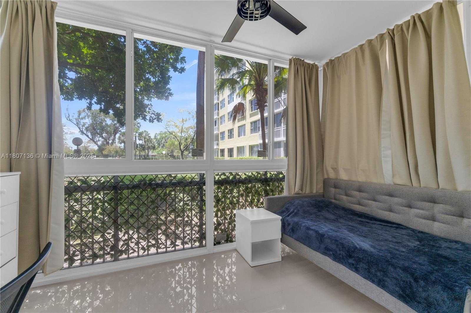 Small Image of 4400 HILLCREST DR #107A, Hollywood Number 4
