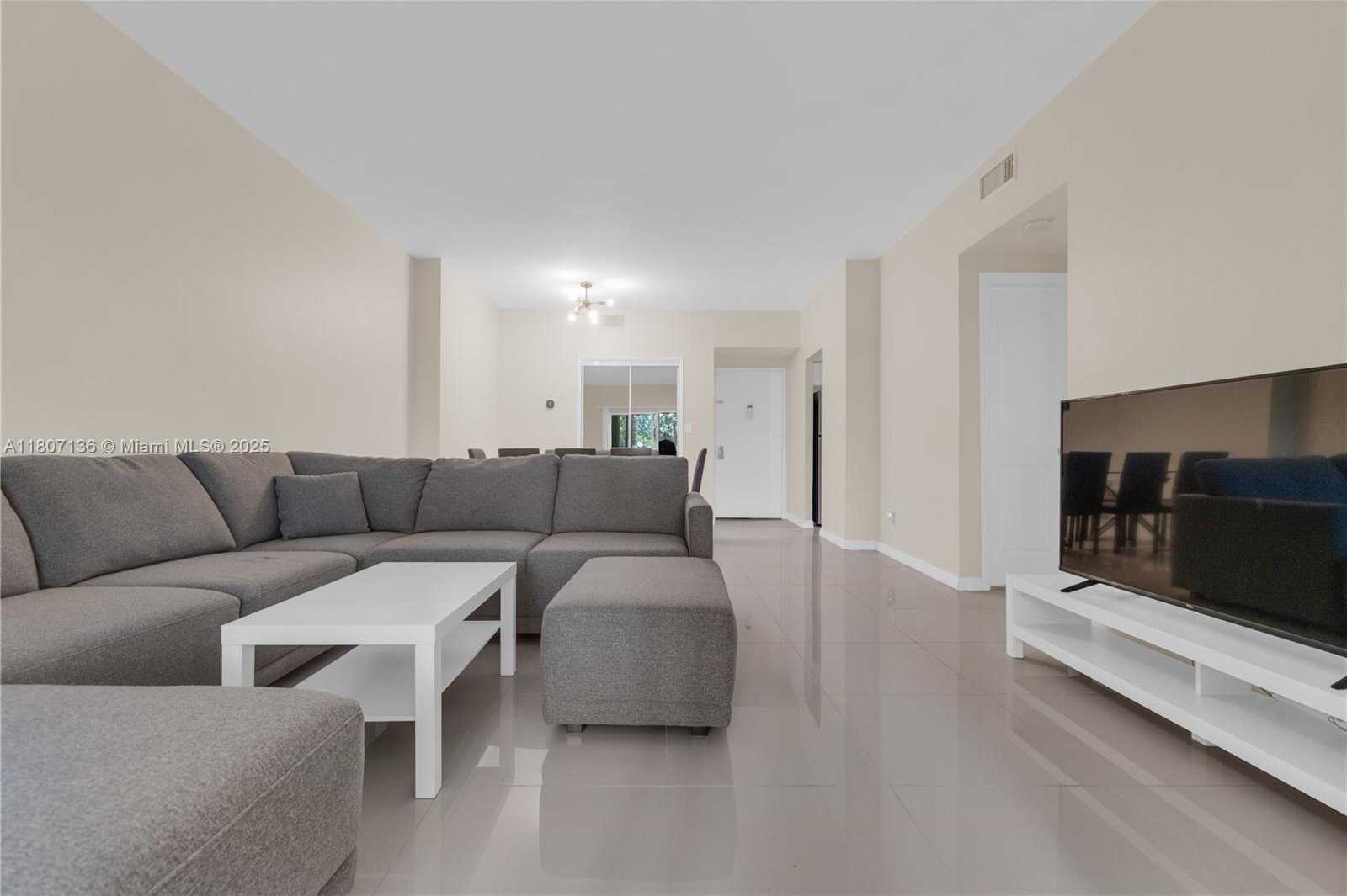 Small Image of 4400 HILLCREST DR #107A, Hollywood Number 6
