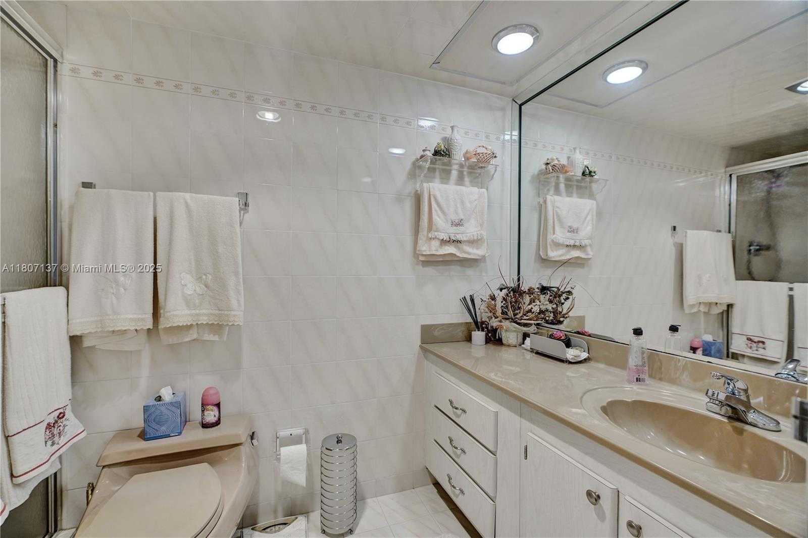Small Image of 231 174TH ST #2319, Sunny Isles Beach Number 34