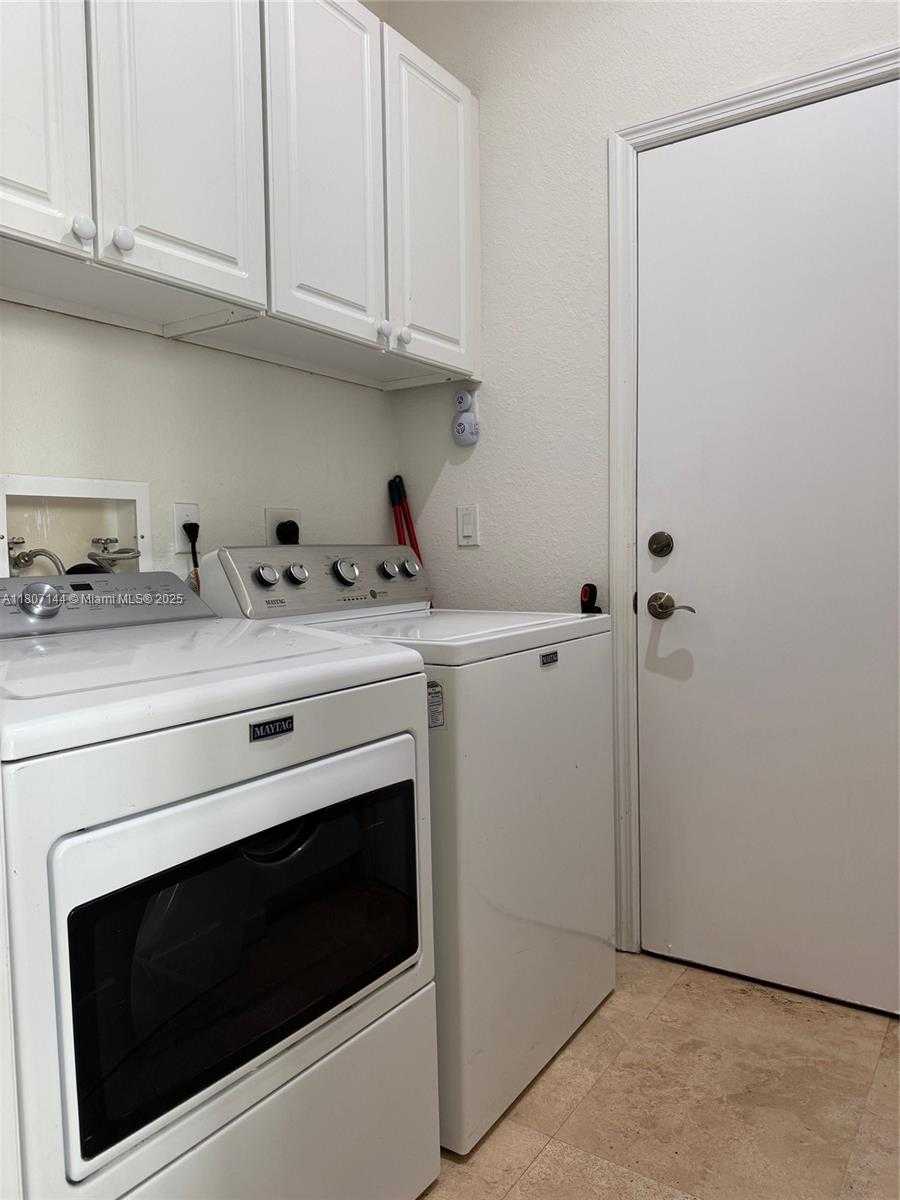Small Image of 826 EAST SPINNAKER DR E, Hollywood Number 13