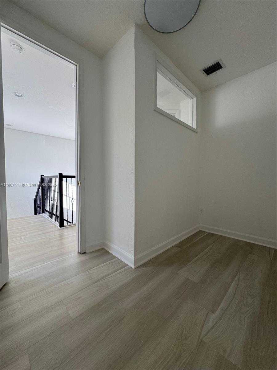Small Image of 826 EAST SPINNAKER DR E, Hollywood Number 19