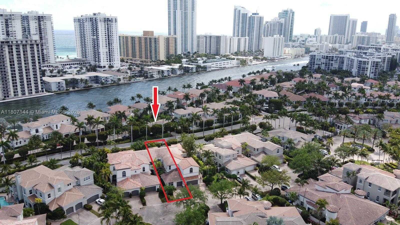 Small Image of 826 EAST SPINNAKER DR E, Hollywood Number 2