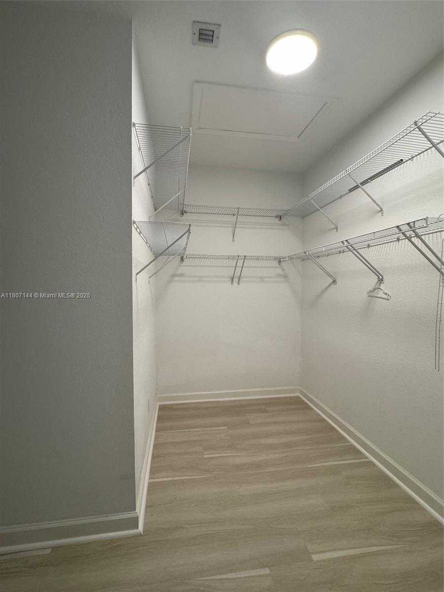Small Image of 826 EAST SPINNAKER DR E, Hollywood Number 21