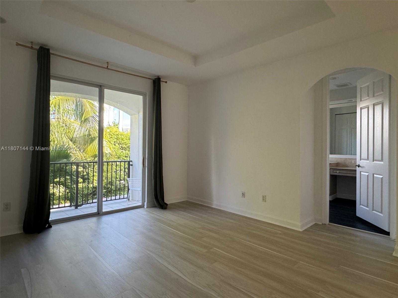 Small Image of 826 EAST SPINNAKER DR E, Hollywood Number 22