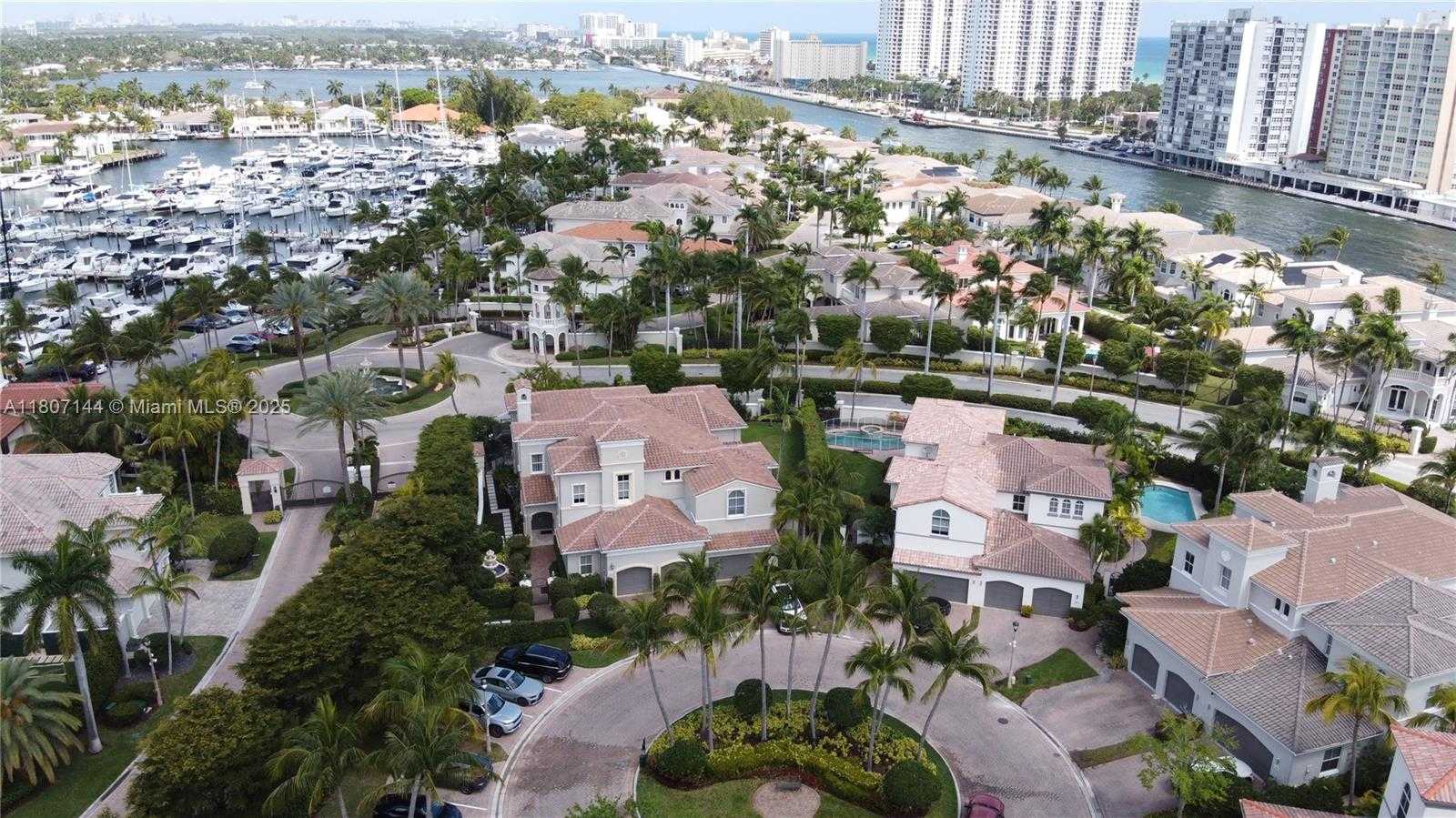 Small Image of 826 EAST SPINNAKER DR E, Hollywood Number 27