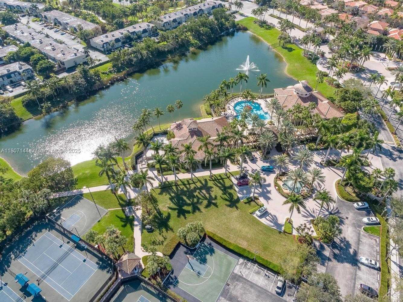 Small Image of 826 EAST SPINNAKER DR E, Hollywood Number 32