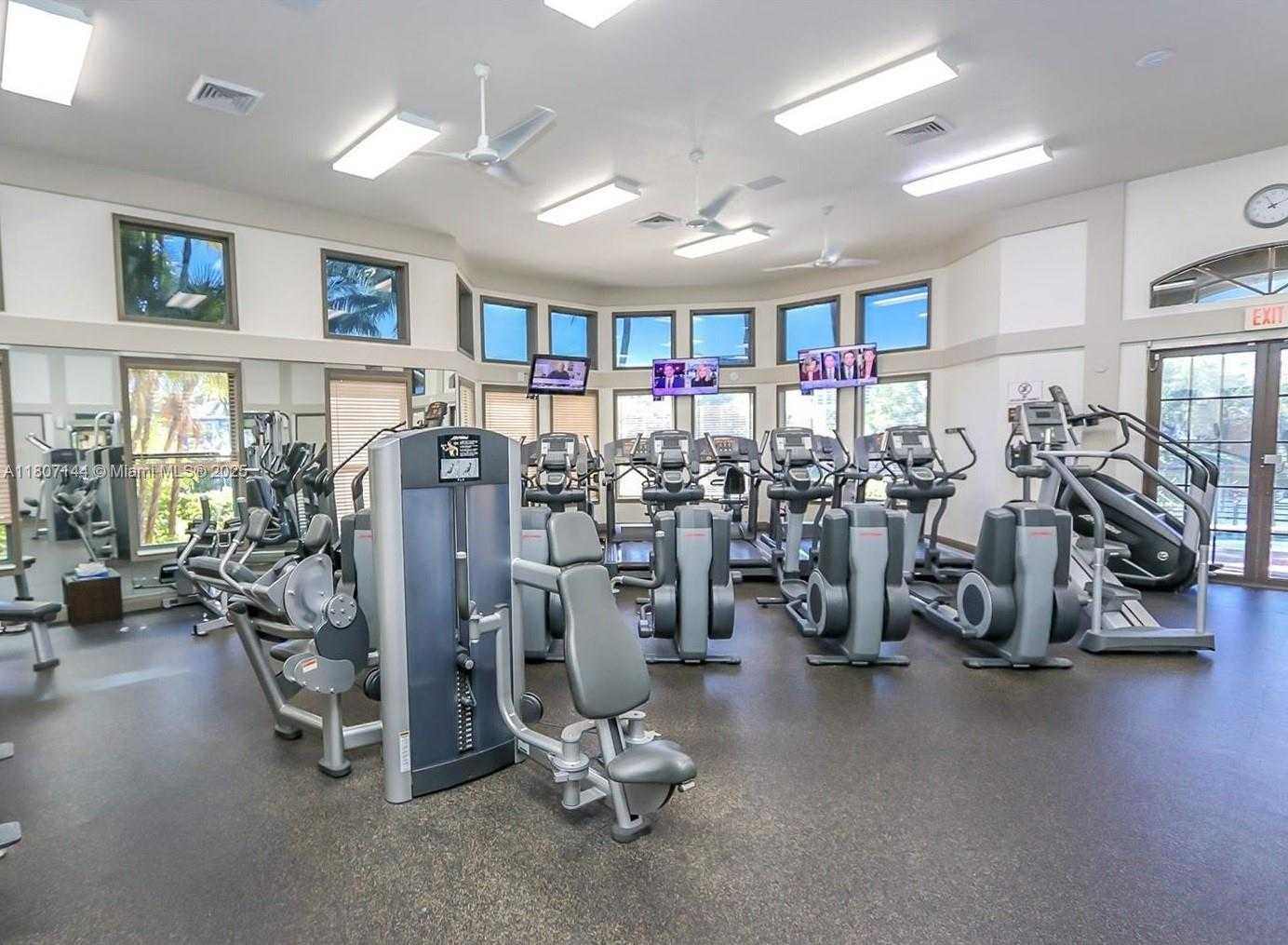 Small Image of 826 EAST SPINNAKER DR E, Hollywood Number 33