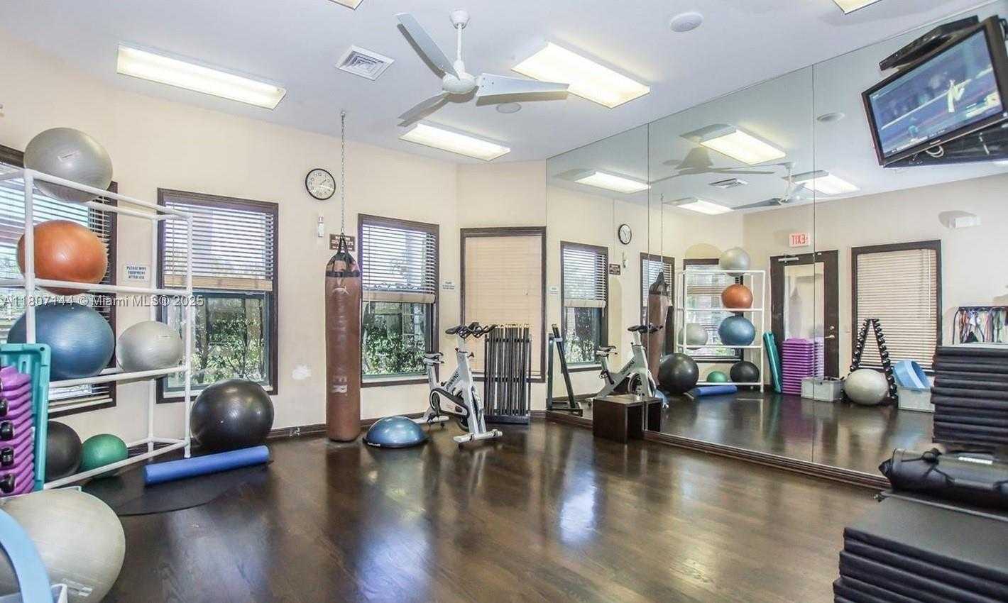 Small Image of 826 EAST SPINNAKER DR E, Hollywood Number 34