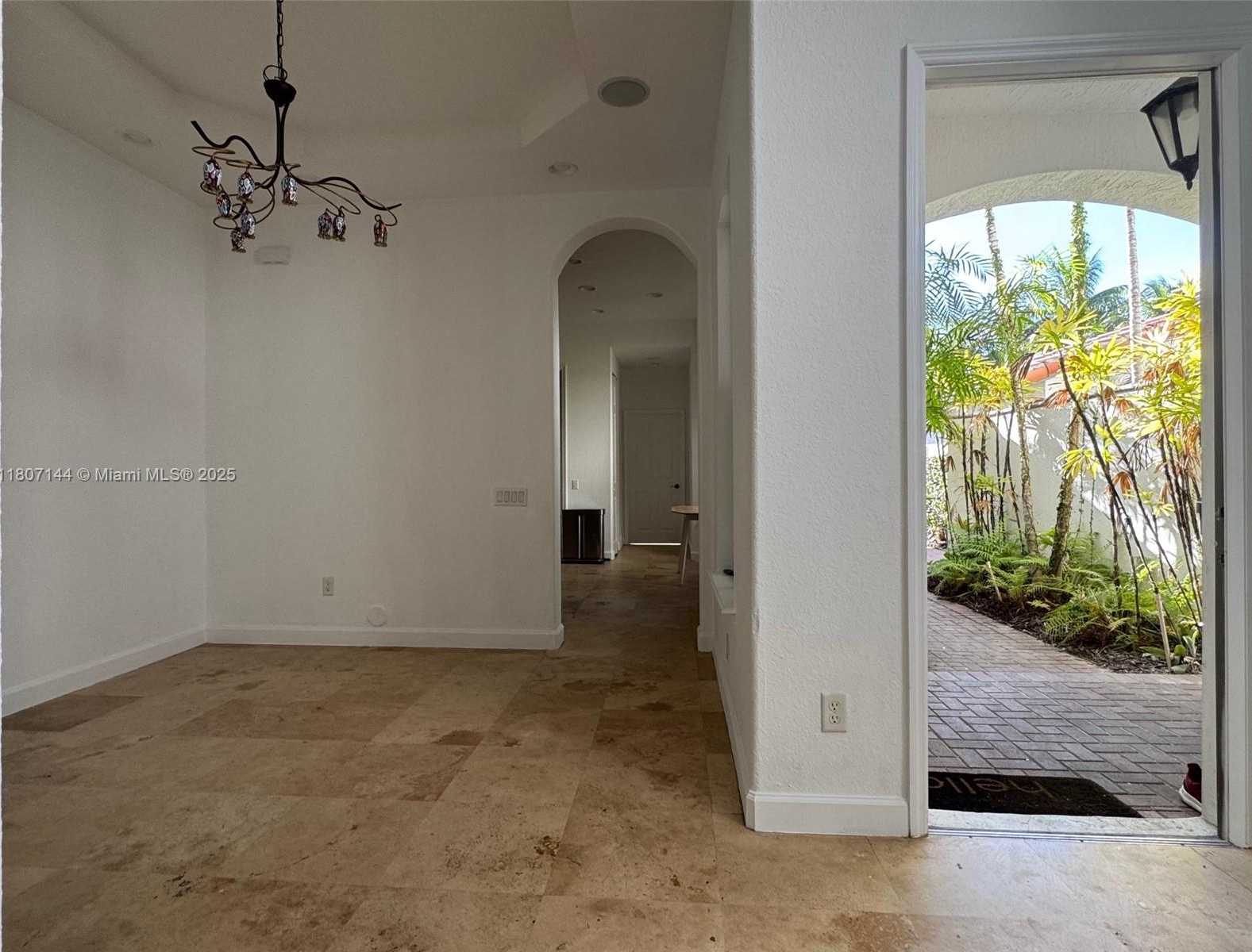 Small Image of 826 EAST SPINNAKER DR E, Hollywood Number 8