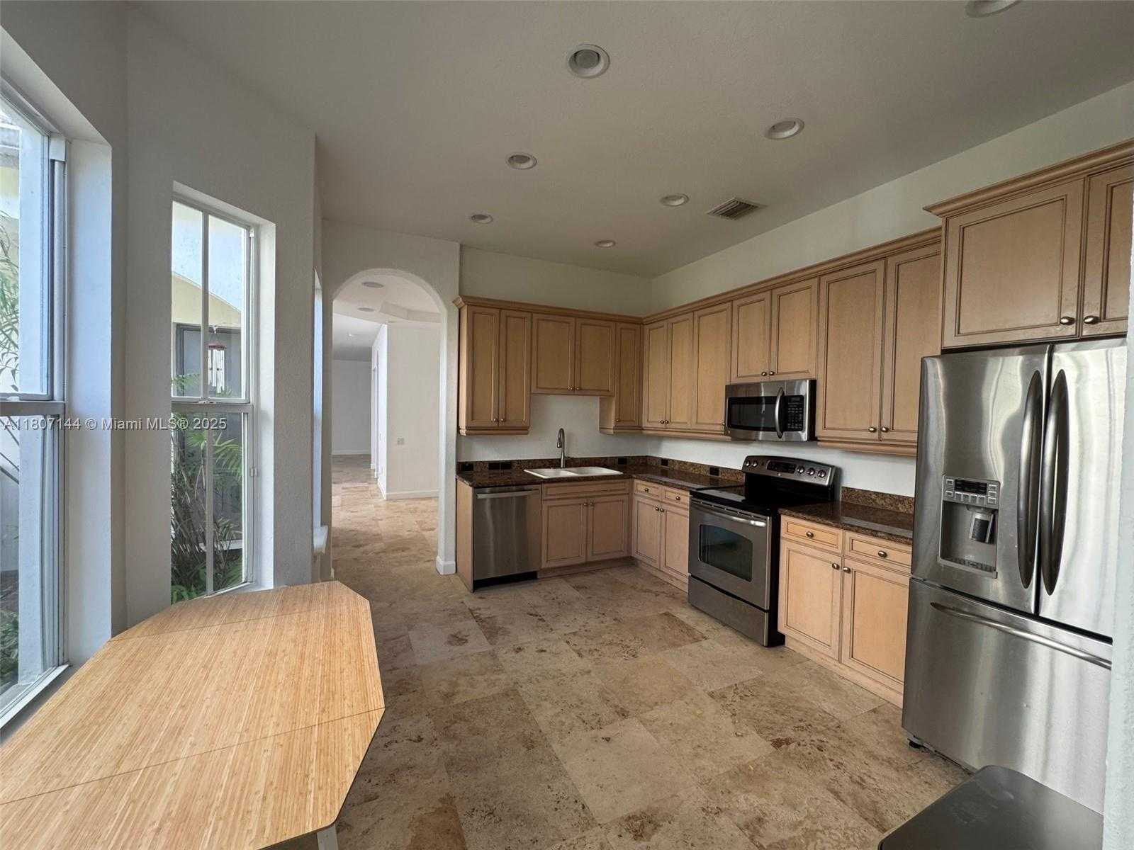 Small Image of 826 EAST SPINNAKER DR E, Hollywood Number 9
