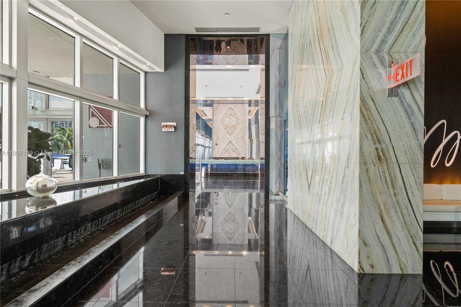 Small Image of 335 SOUTH BISCAYNE BLVD #1006, Miami Number 10