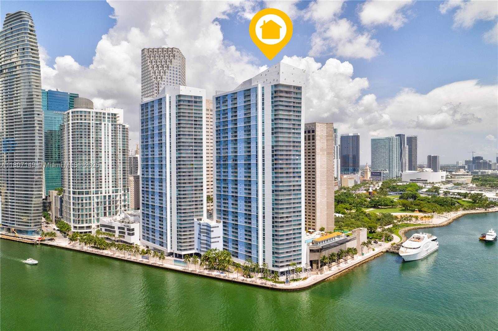 Small Image of 335 SOUTH BISCAYNE BLVD #1006, Miami Number 3