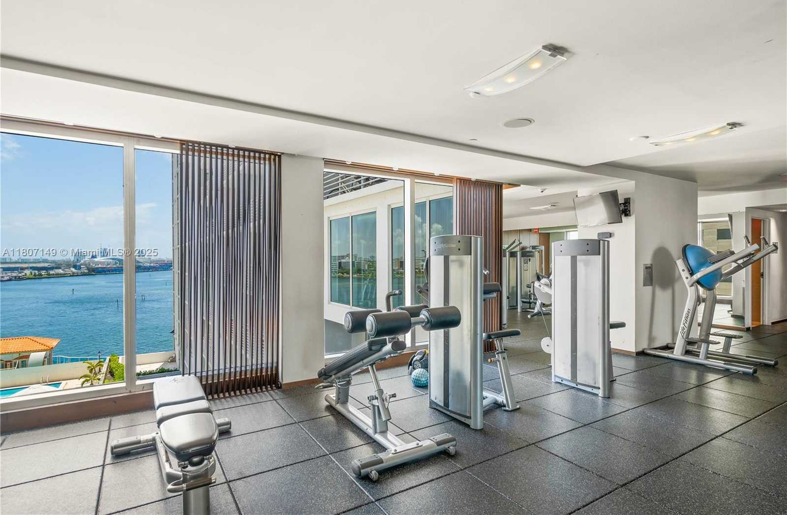 Small Image of 335 SOUTH BISCAYNE BLVD #1006, Miami Number 7