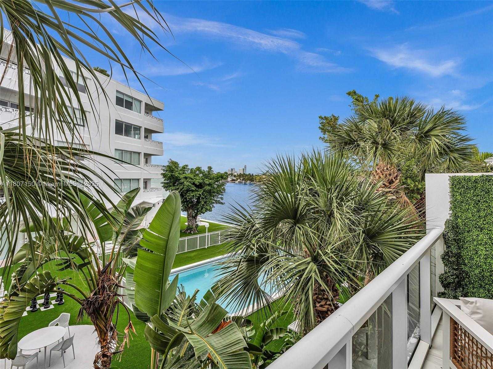 Small Image of 9821 EAST BAY HARBOR DR #302, Bay Harbor Islands Number 19