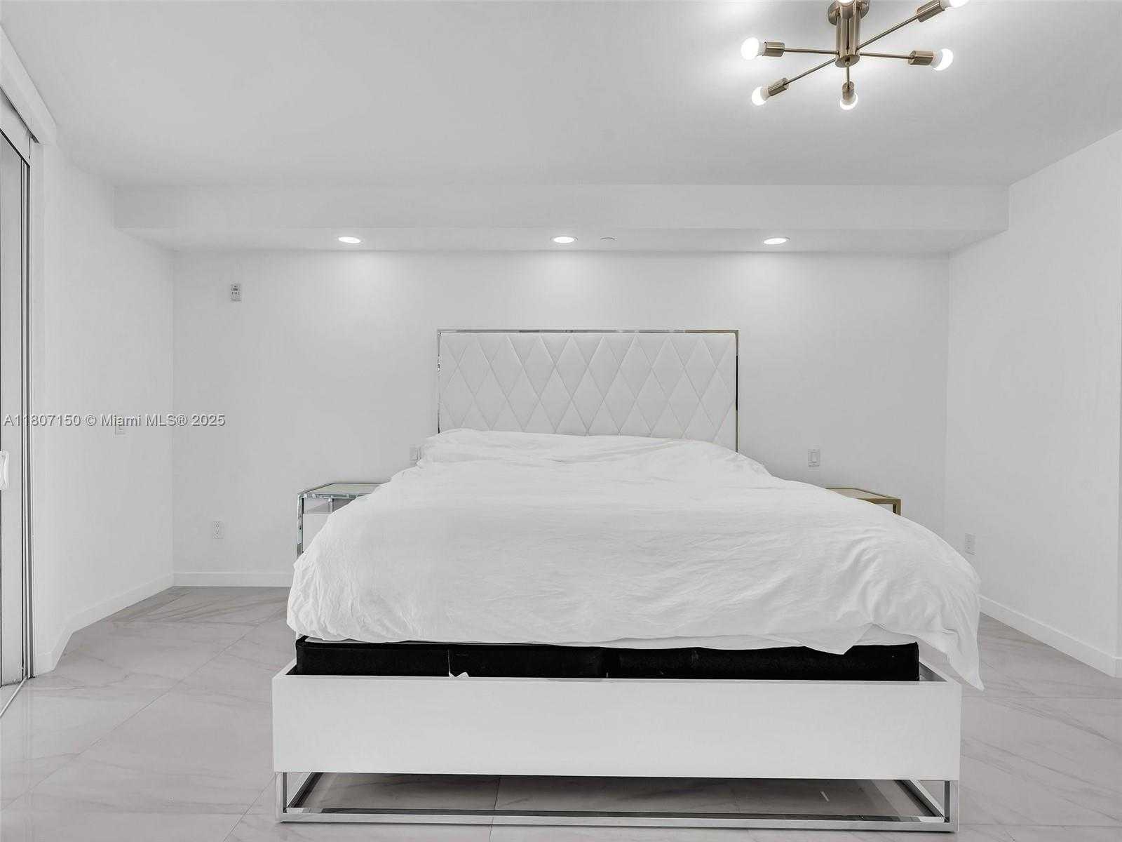 Small Image of 9821 EAST BAY HARBOR DR #302, Bay Harbor Islands Number 25