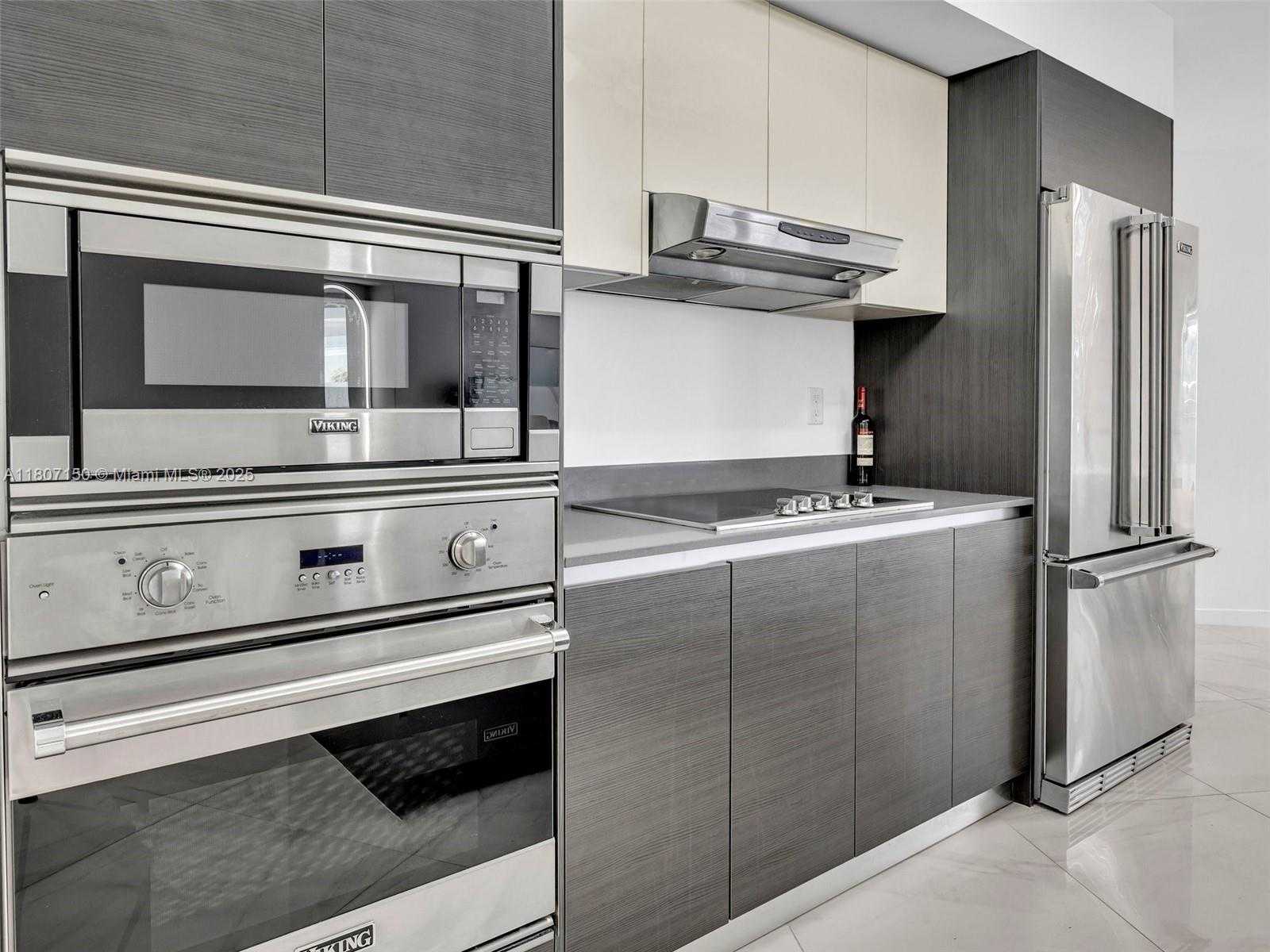 Small Image of 9821 EAST BAY HARBOR DR #302, Bay Harbor Islands Number 6