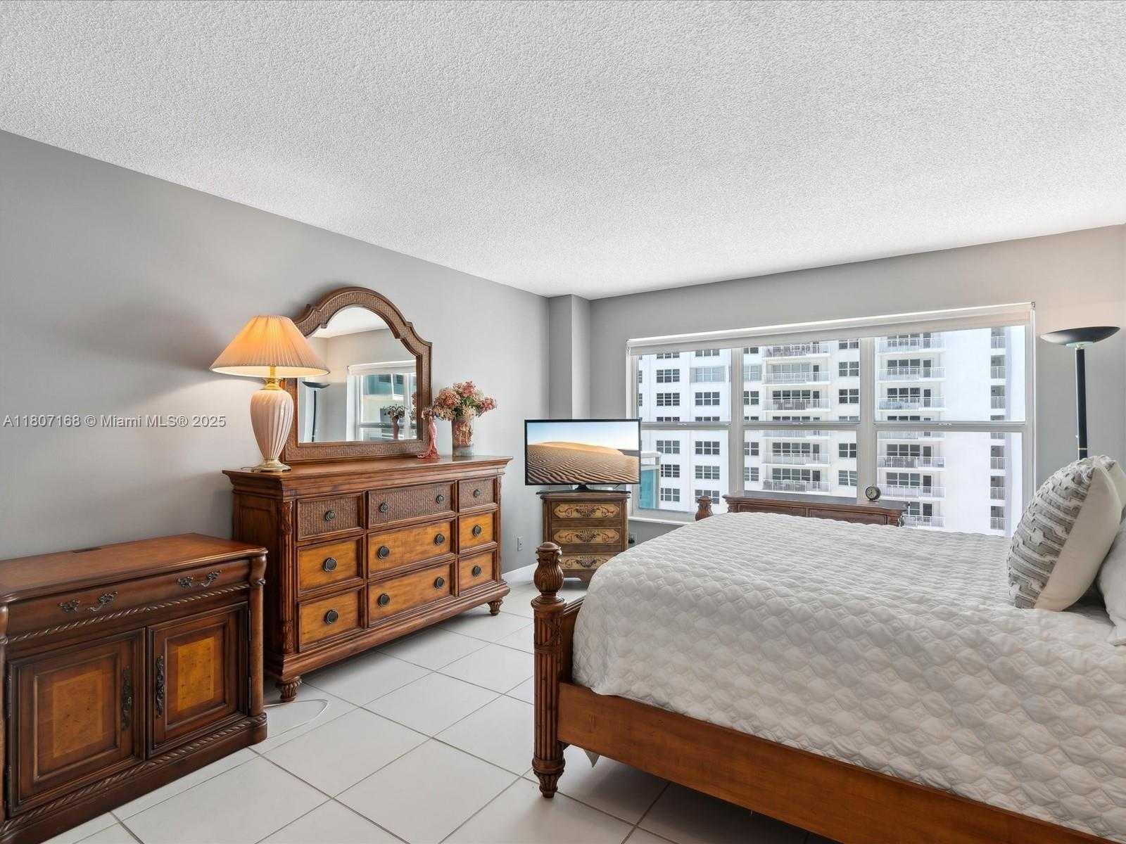 Small Image of 3900 GALT OCEAN DR #703, Fort Lauderdale Number 31