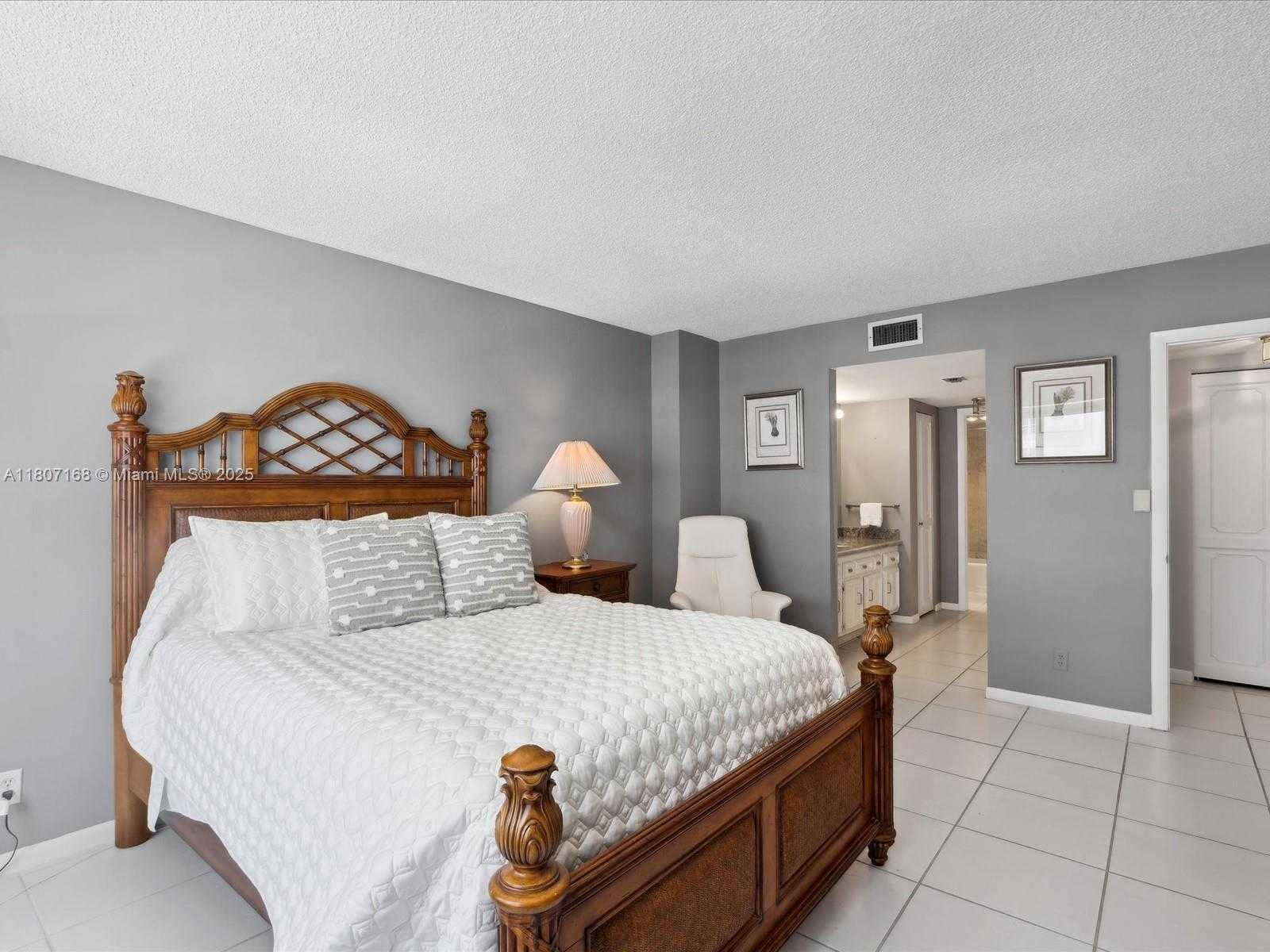 Small Image of 3900 GALT OCEAN DR #703, Fort Lauderdale Number 32