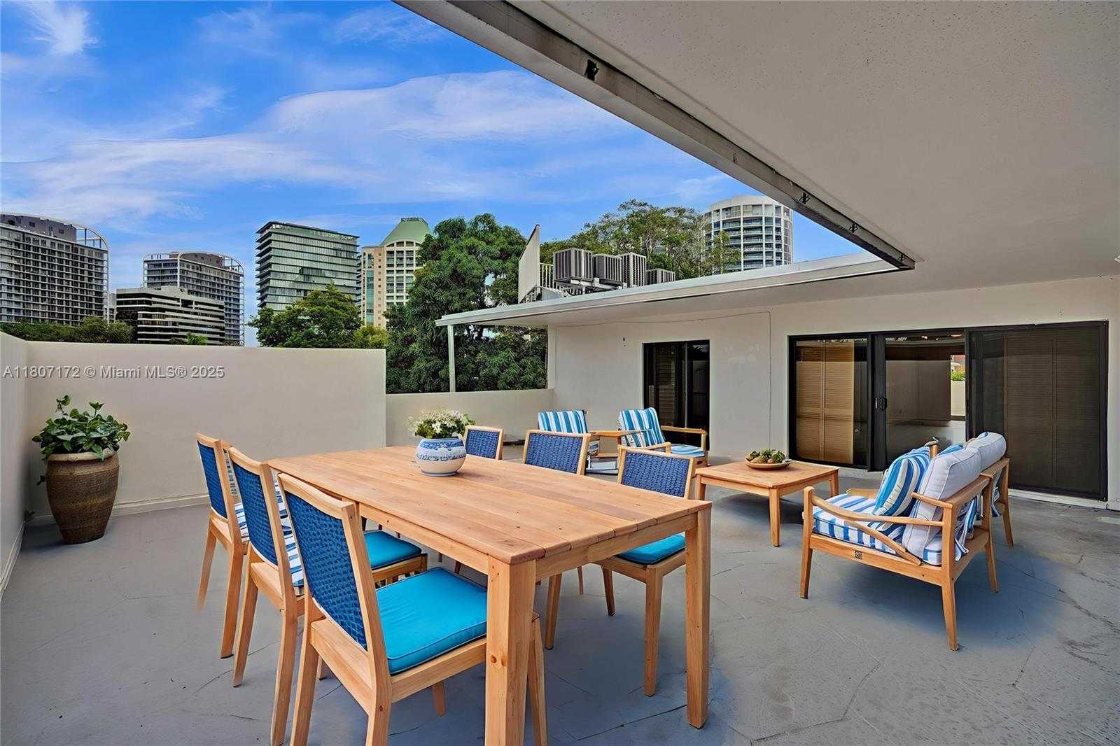 Small Image of 2924 DAY AVE #PH4N, Coconut Grove Number 11