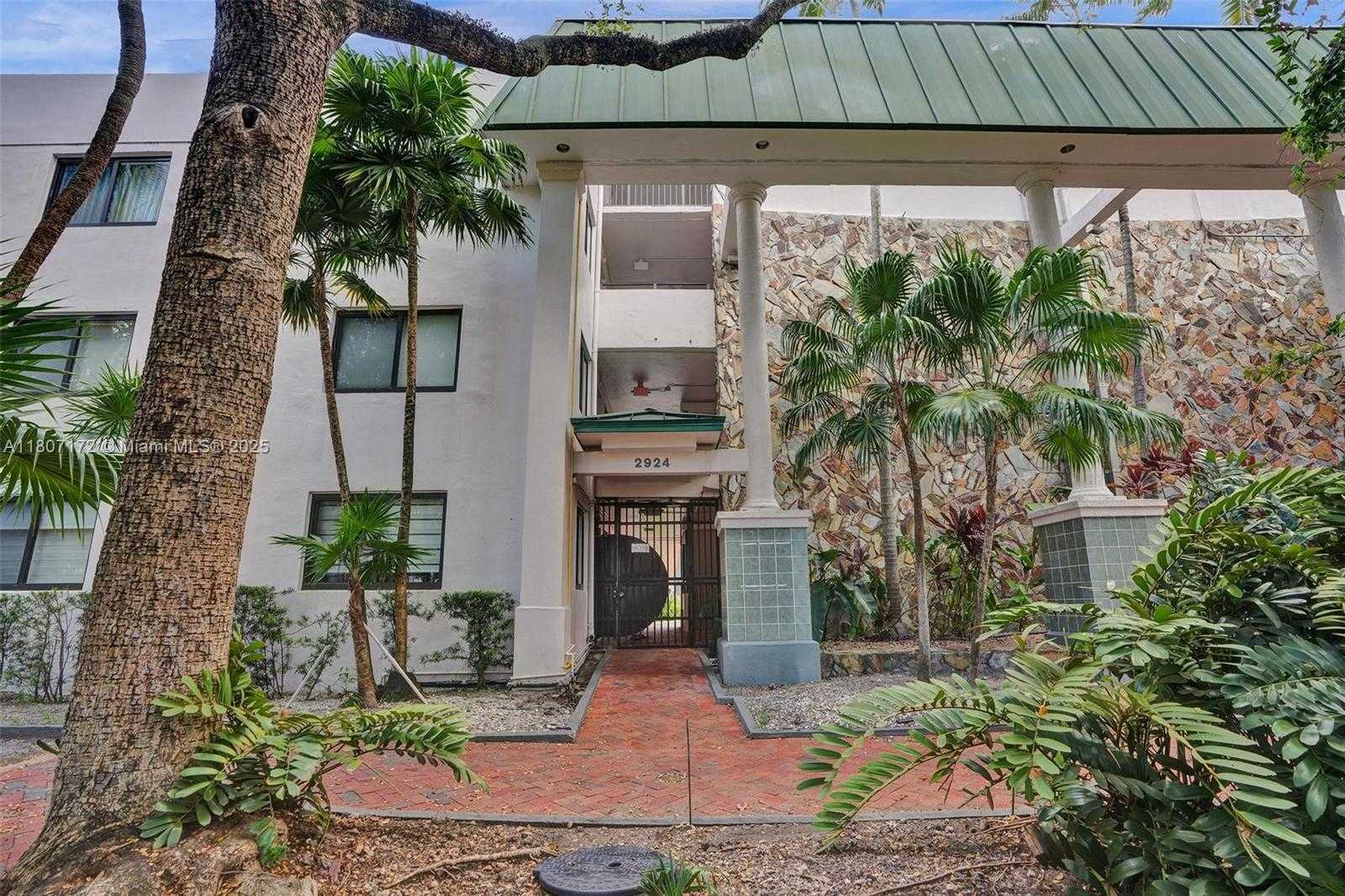 Small Image of 2924 DAY AVE #PH4N, Coconut Grove Number 14